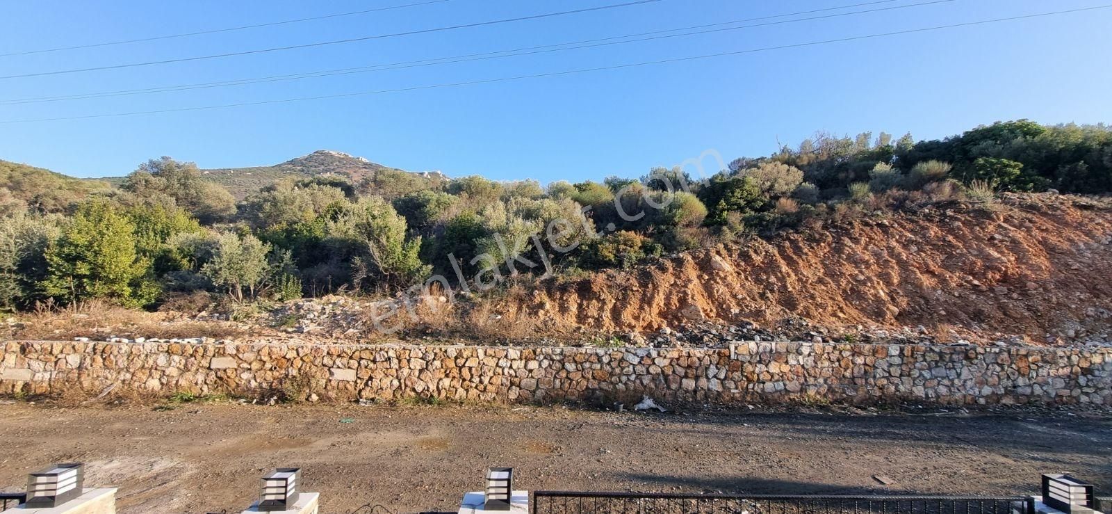 Yenifoça'da Satılık Havuzlu Sitede Geniş 4+1 Tripleks Villa - Görsel 10