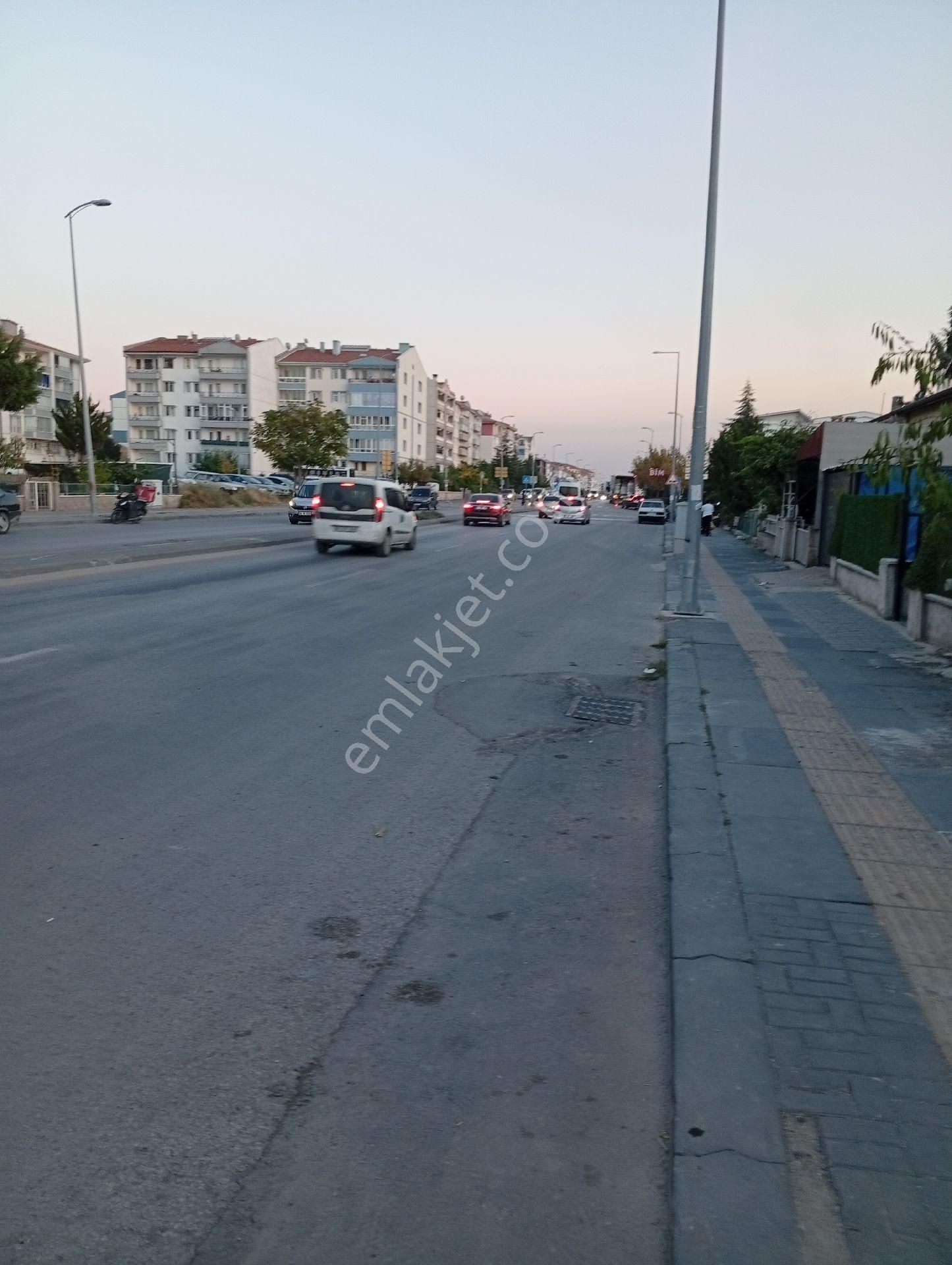 Satılık Müstakil İki Katlı Ev - Görsel 3