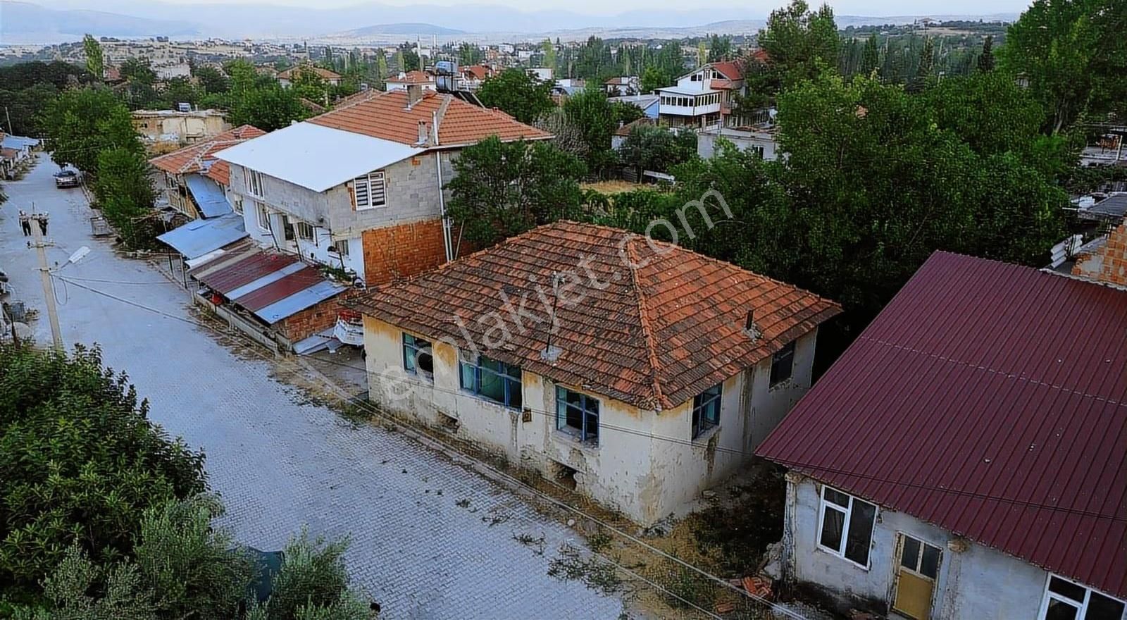 Kelepiirr Antalya Korkuteli Yeltende Müstakil Ev Arsası 265 M2