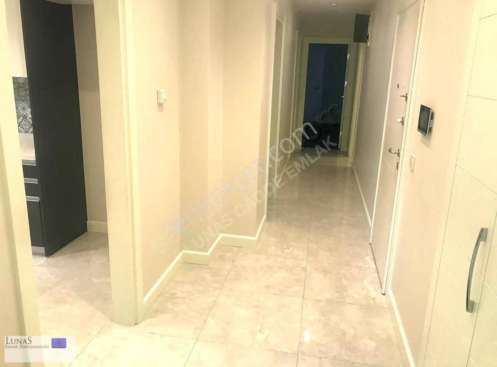 Lunas'dan Suadiye Şaşkın Sahilde 120 Net 3+1 Balkonlu - Görsel 2