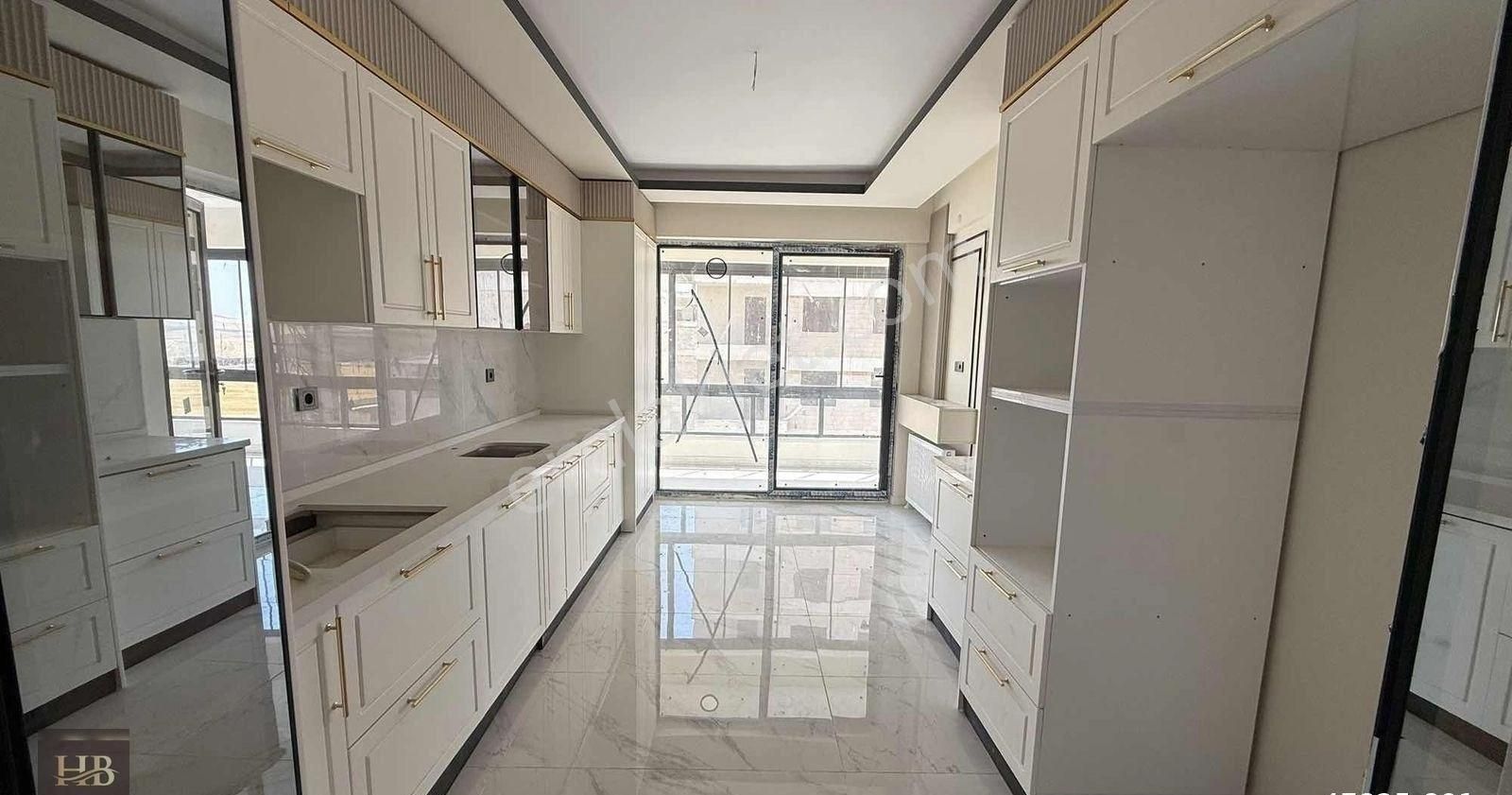 Çetinler'den Şehitlik Mahallesinde 4+1 Lüks Daire