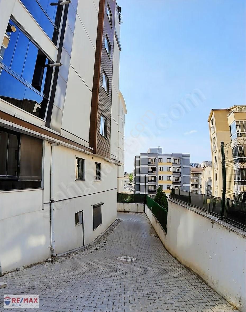 Remax Area'dan 2+1 Cam Balkonlu/teraslı Dubleks Daire - Görsel 3