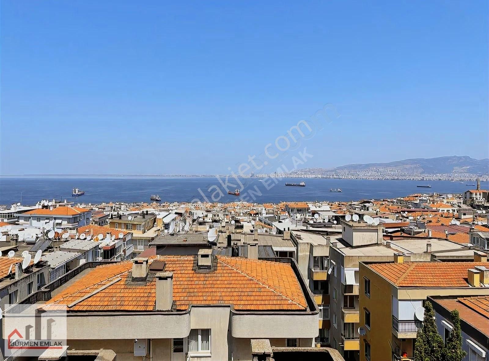 Bürmen'den Hatay Caddesi Renklide Deniz Manzaralı 2+1 Bakımlı - Görsel 9