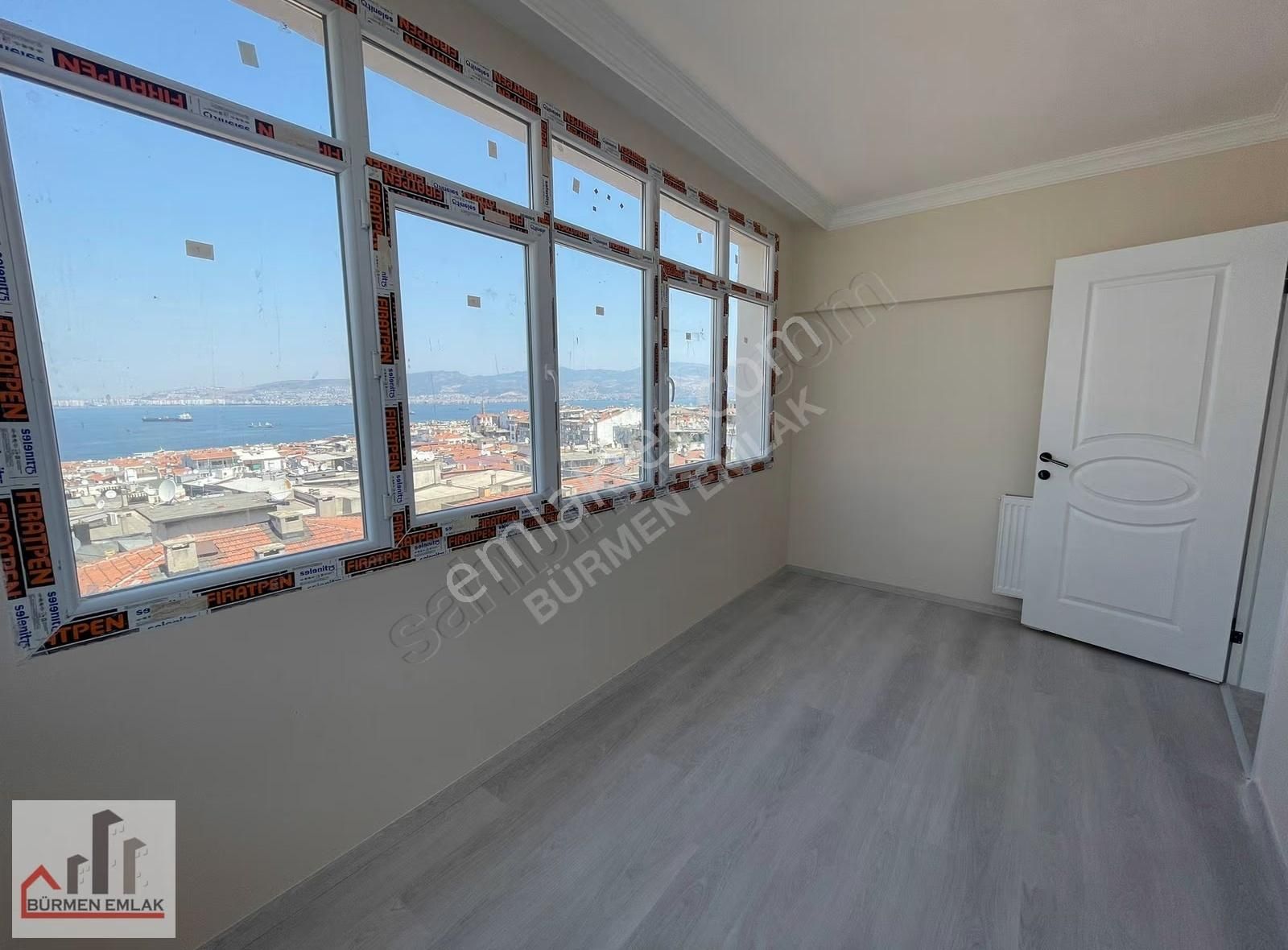 Bürmen'den Hatay Caddesi Renklide Deniz Manzaralı 2+1 Bakımlı - Görsel 14