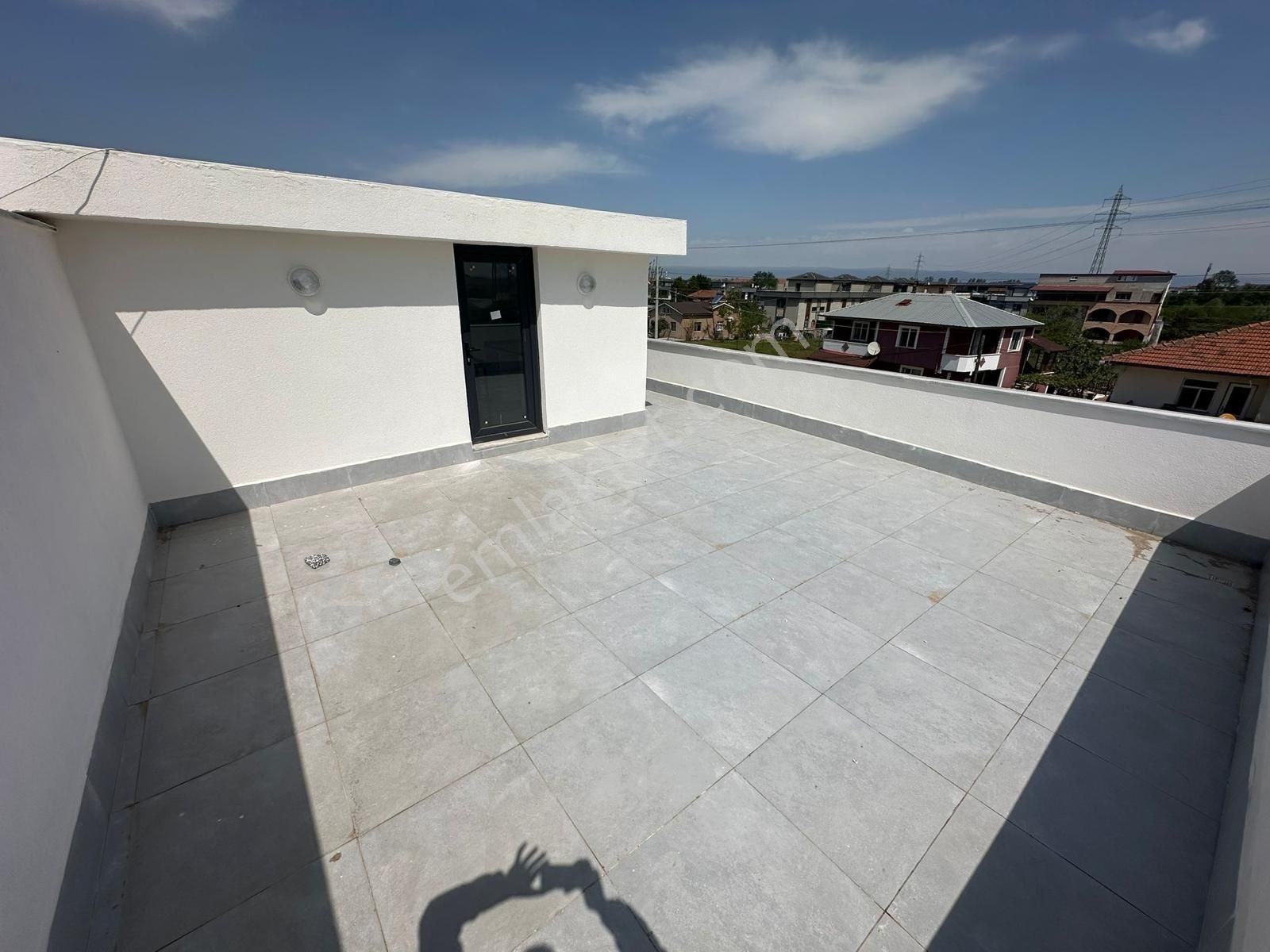 Karasu Aziziye Mah. Site İçi 2+1 Müstakil Bahçe Kullanımlı Köşe Konumda Satılık Sıfır Villa - Görsel 13