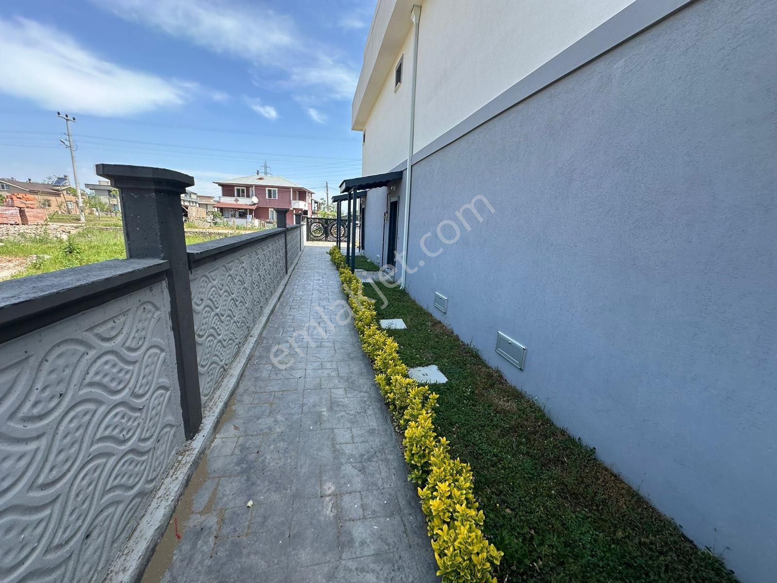 Karasu Aziziye Mah. Site İçi 2+1 Müstakil Bahçe Kullanımlı Köşe Konumda Satılık Sıfır Villa - Görsel 14