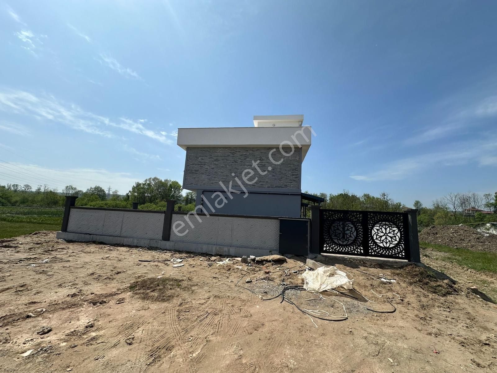 Karasu Aziziye Mah. Site İçi 2+1 Müstakil Bahçe Kullanımlı Köşe Konumda Satılık Sıfır Villa - Görsel 18