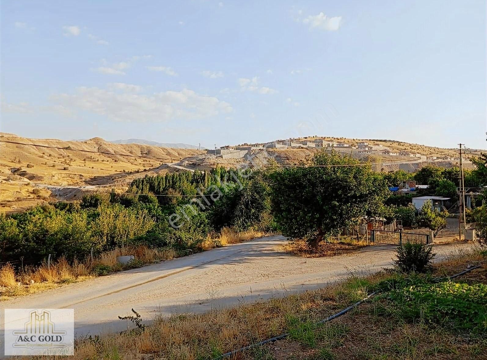 Satılık Çiftlik Evi 40 Dönüm Arazi Ve Kayısı Ağaçlı 0 Daire - Görsel 30