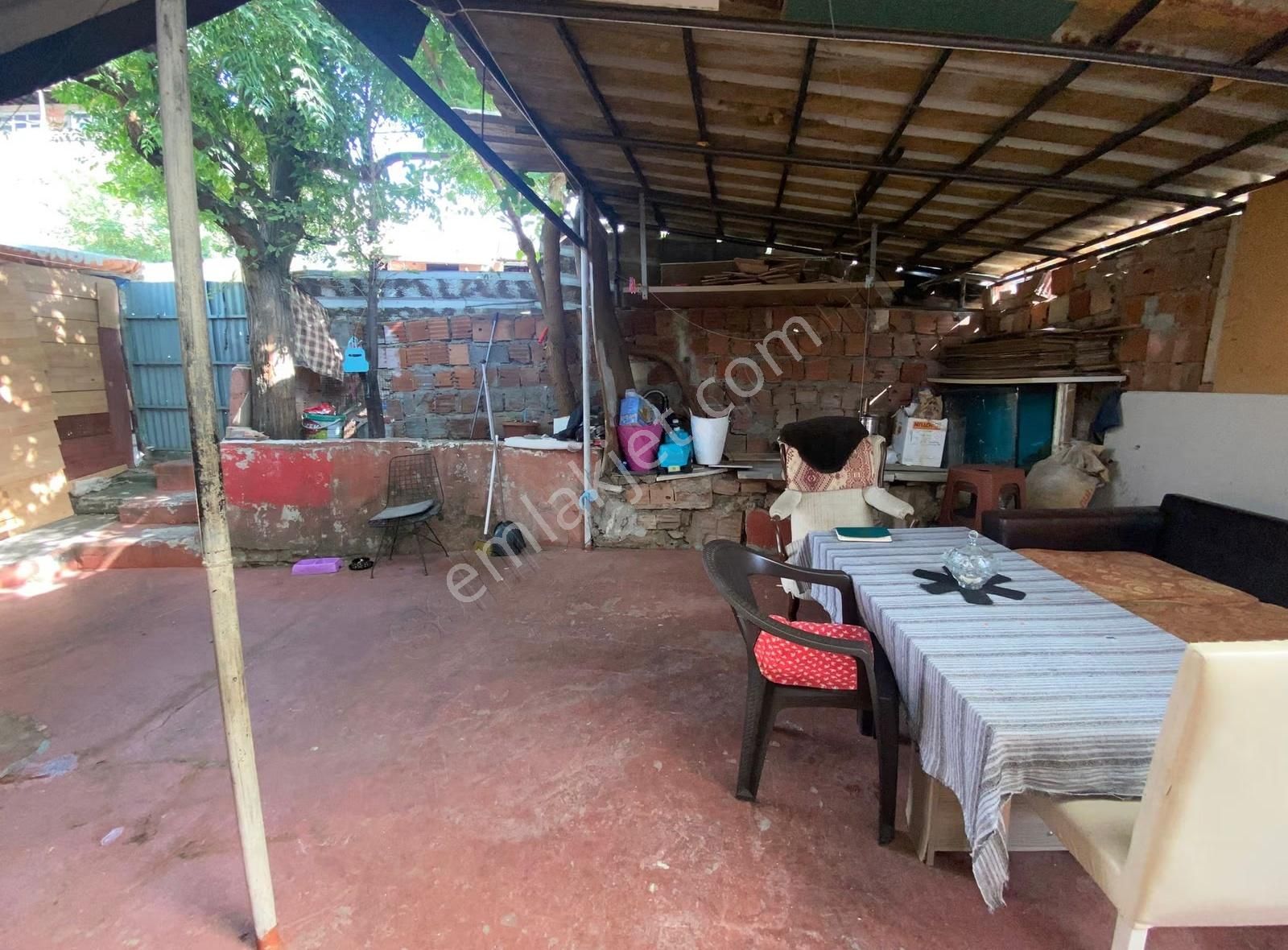 Hamidiye Mahallesinde Satılık Yatırıma Uygun, Tapulu Gecekondu - Görsel 13