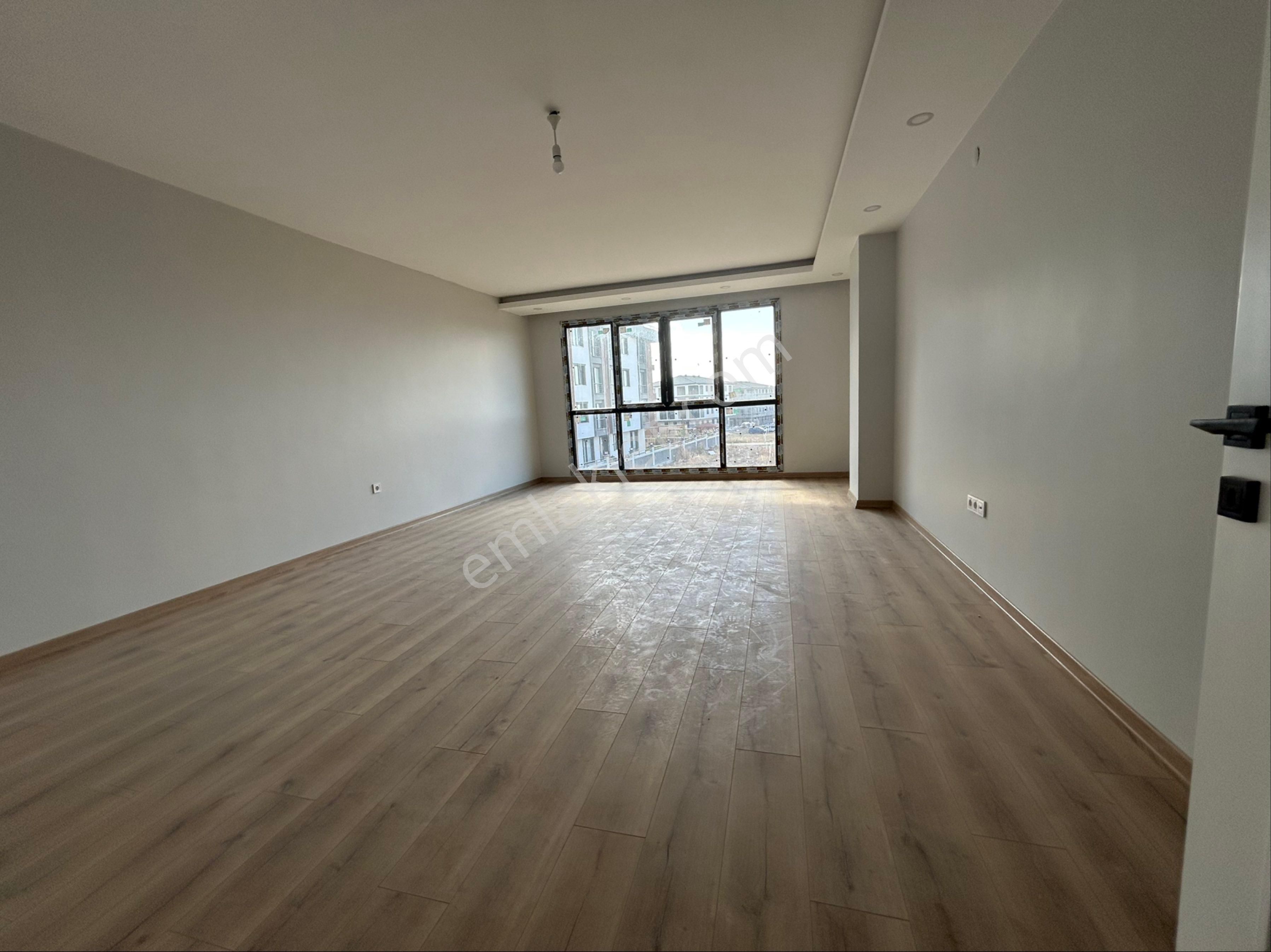 Yatırımlık Ve Oturuma Hazır, Geniş Metrajlı 3+1 Satılık Daire - Görsel 27