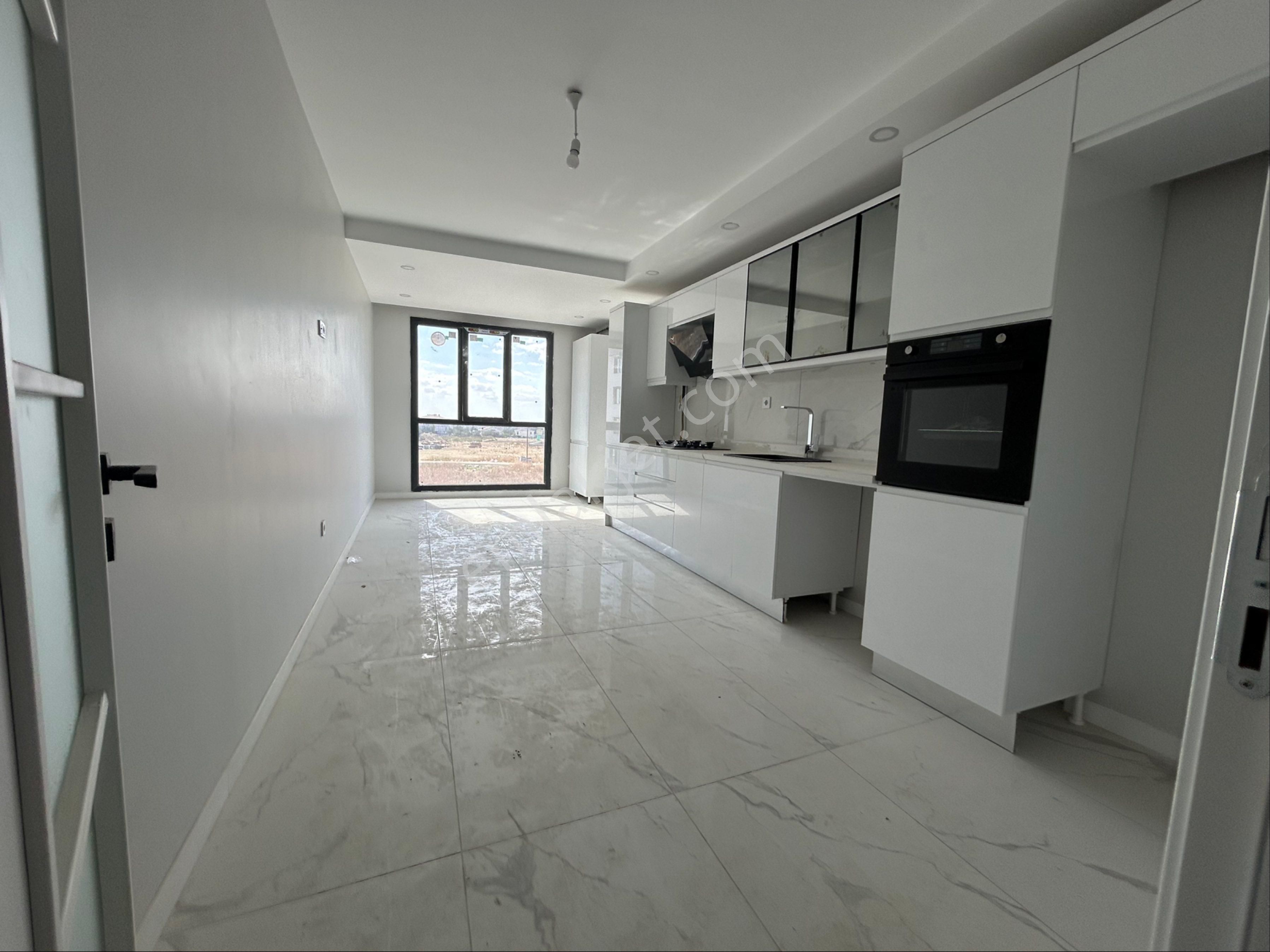 Yatırımlık Ve Oturuma Hazır, Geniş Metrajlı 3+1 Satılık Daire - Görsel 9