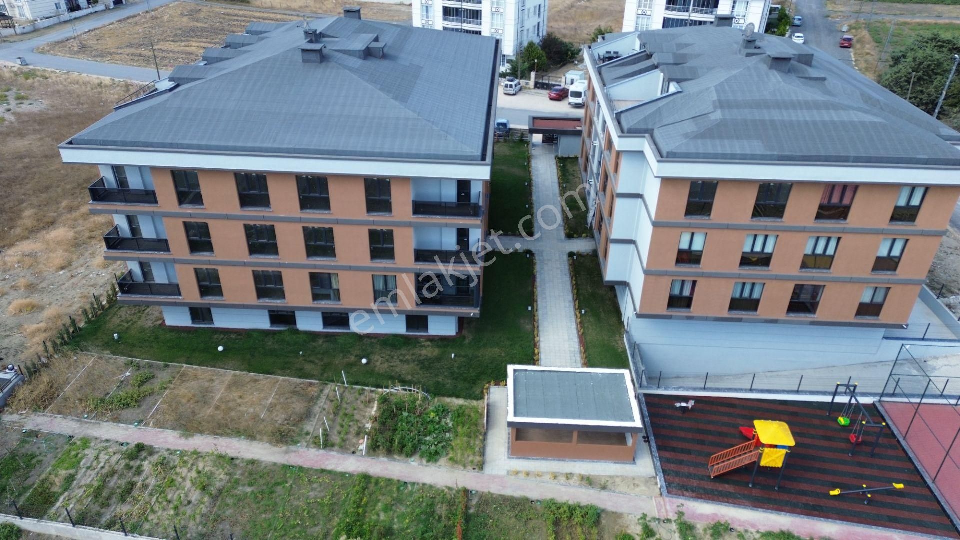 Yatırımlık Ve Oturuma Hazır, Geniş Metrajlı 3+1 Satılık Daire - Görsel 2