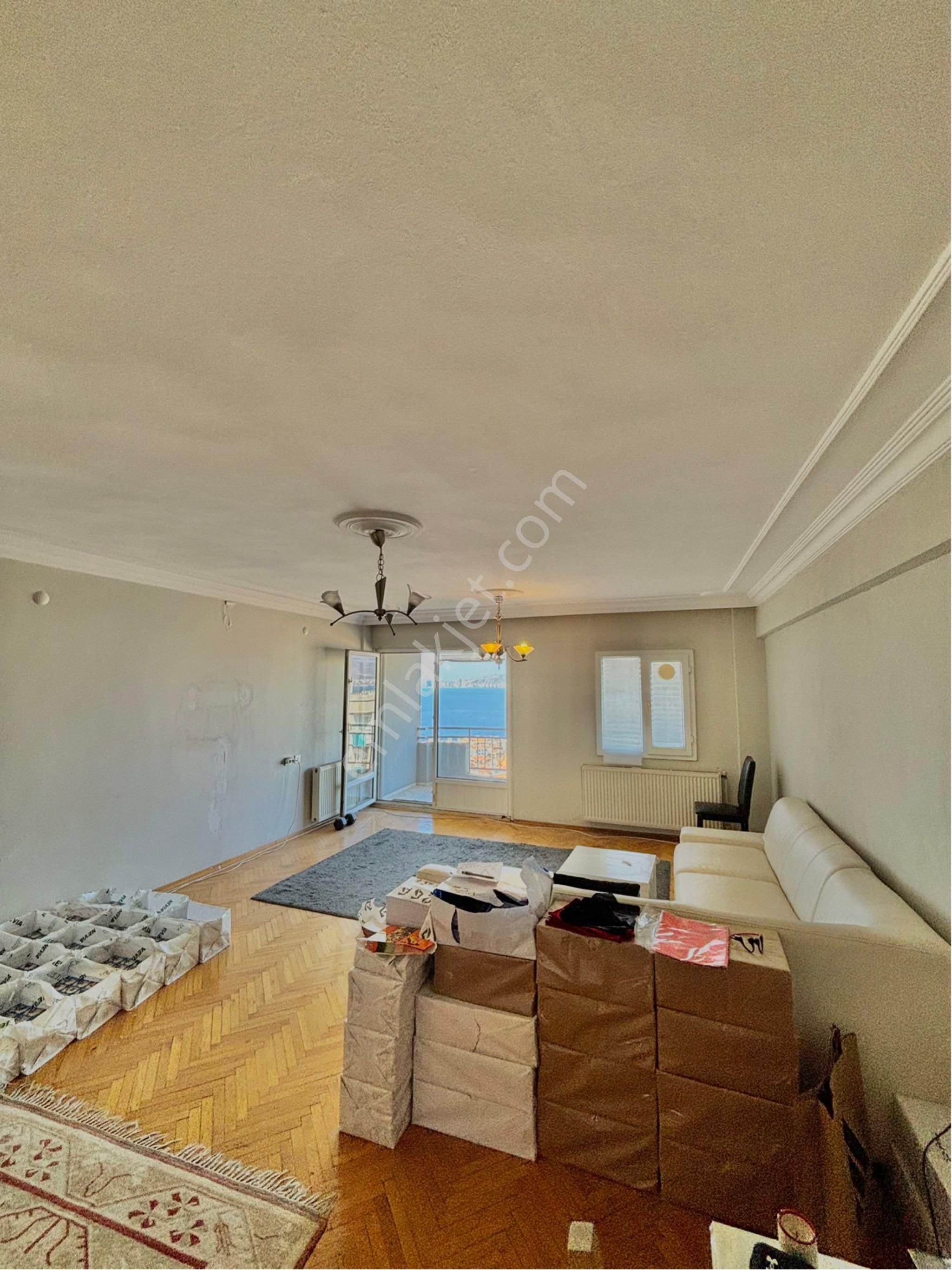 İzmir Hatay’da Tablo Gibi Bir Manzaraya Sahip 3+1 Merkezi Konumda Satılık Daire - Görsel 14