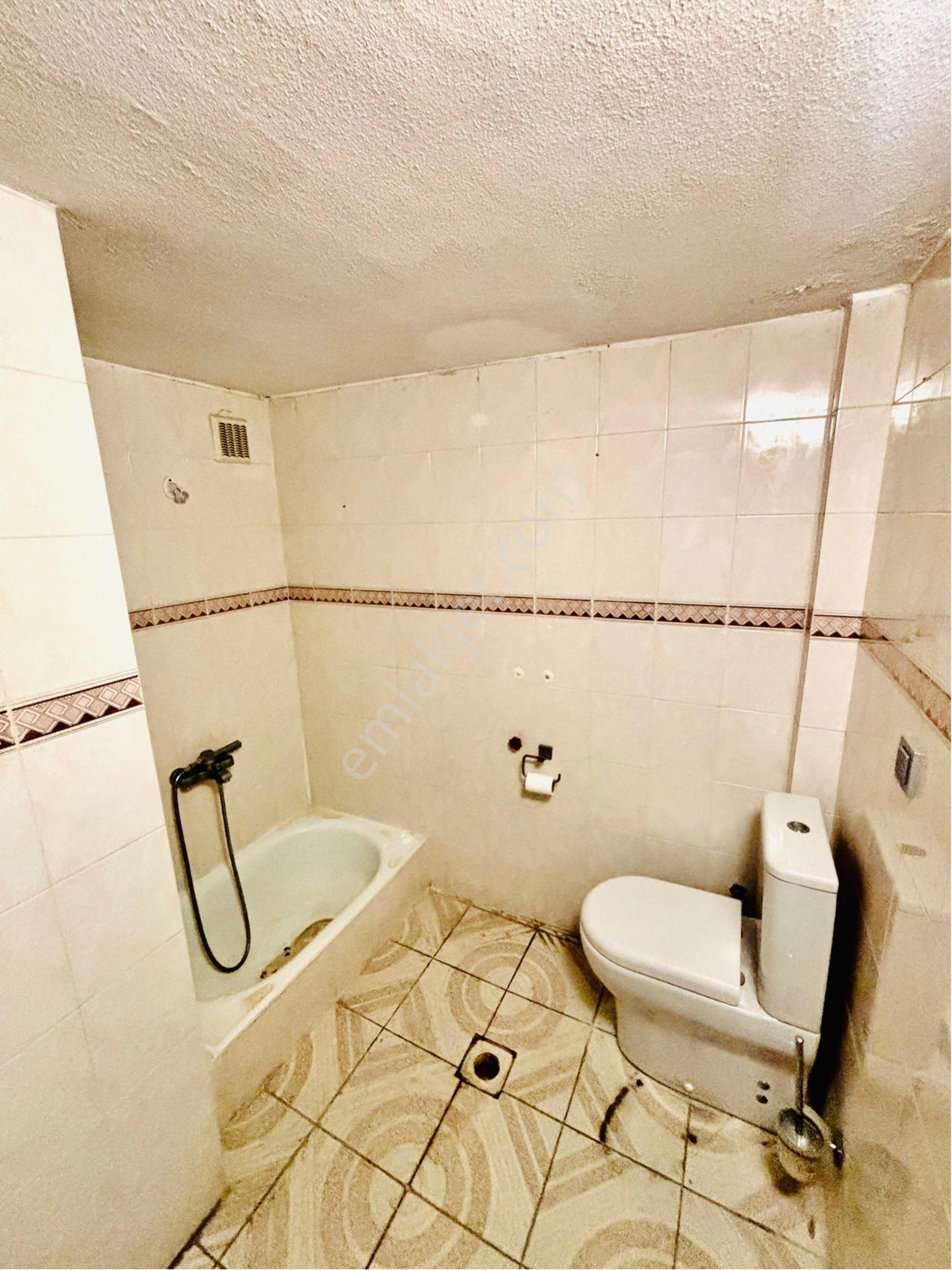 İzmir Hatay’da Tablo Gibi Bir Manzaraya Sahip 3+1 Merkezi Konumda Satılık Daire - Görsel 5