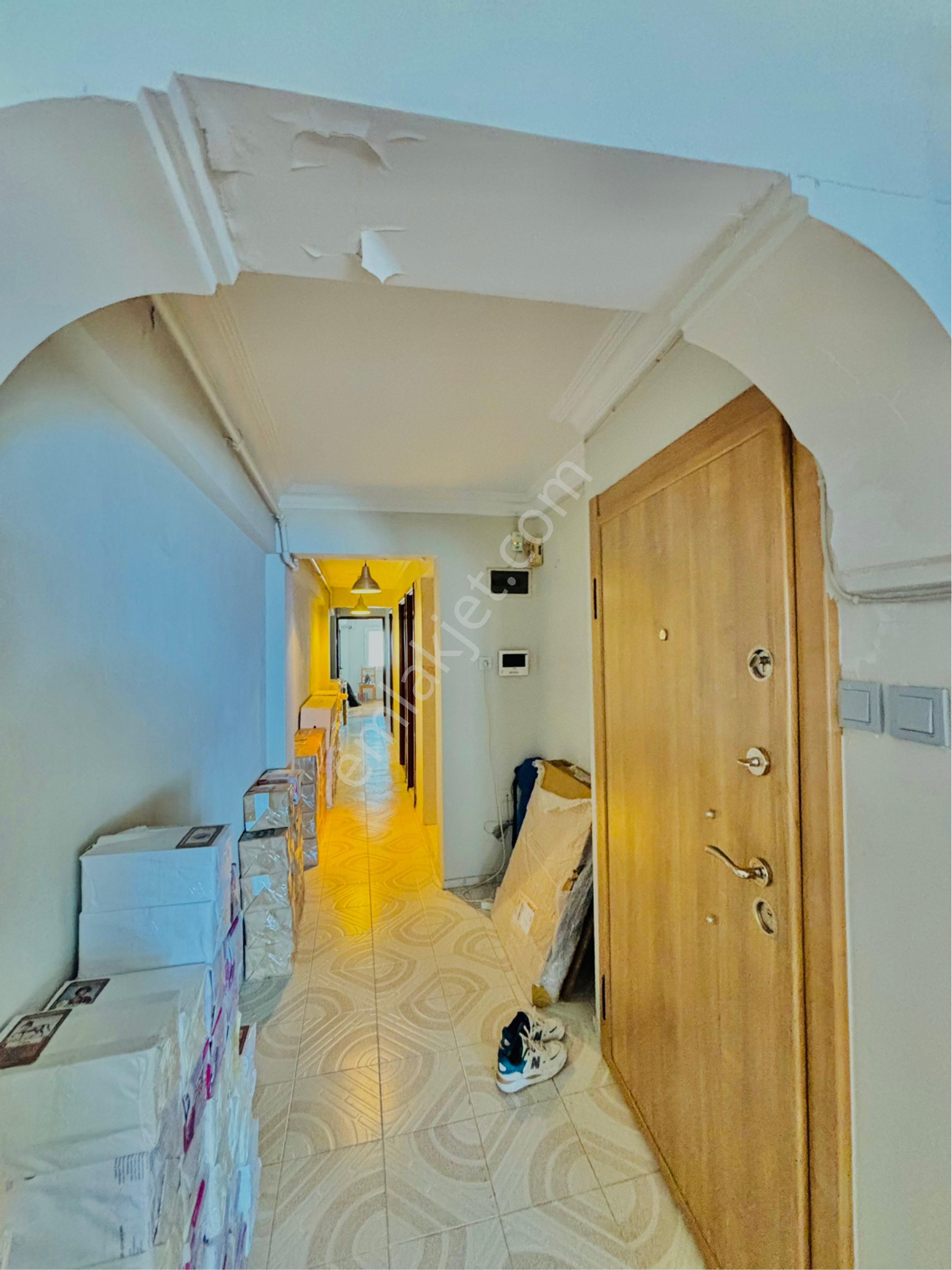 İzmir Hatay’da Tablo Gibi Bir Manzaraya Sahip 3+1 Merkezi Konumda Satılık Daire - Görsel 13