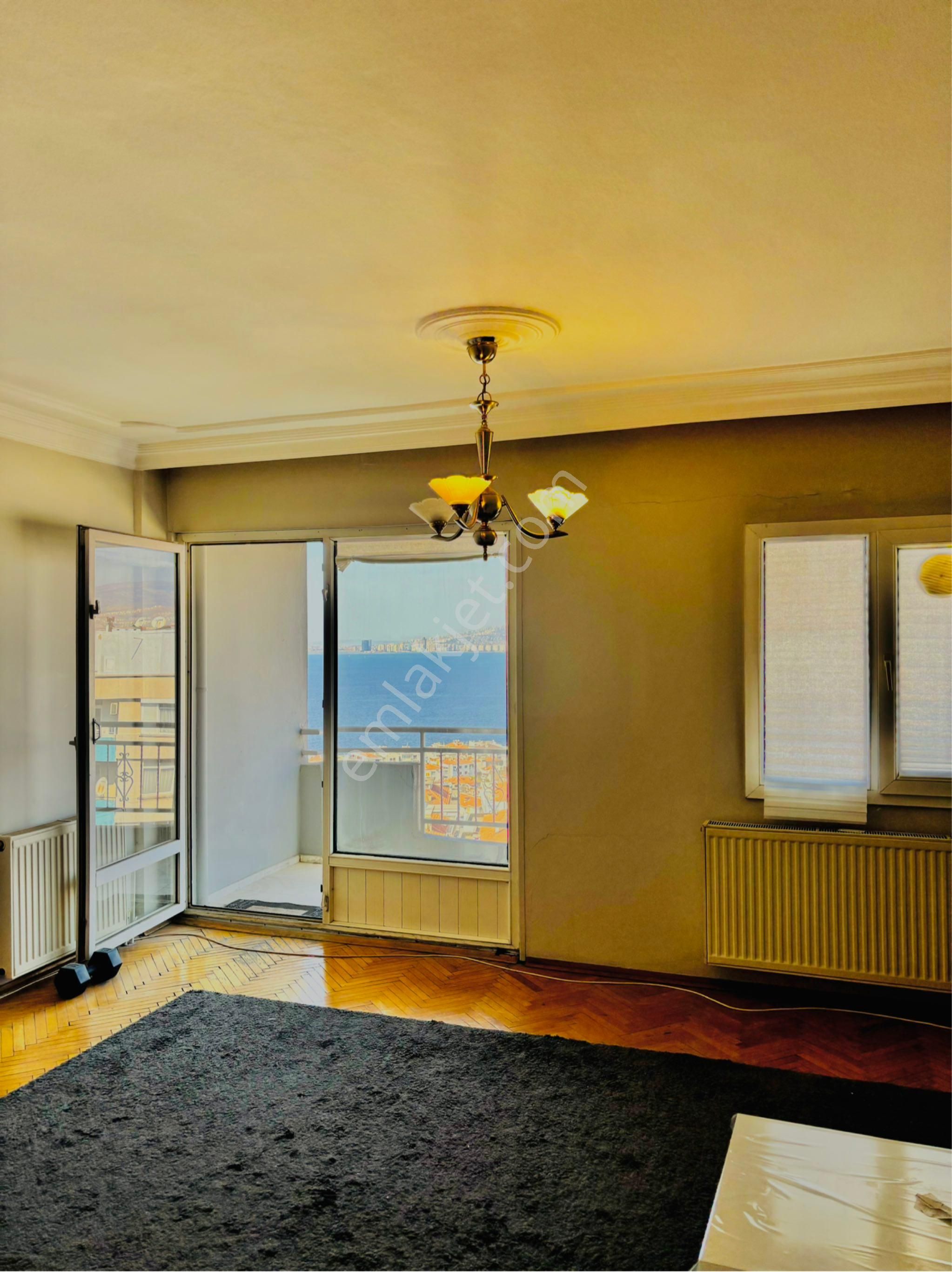 İzmir Hatay’da Tablo Gibi Bir Manzaraya Sahip 3+1 Merkezi Konumda Satılık Daire - Görsel 12