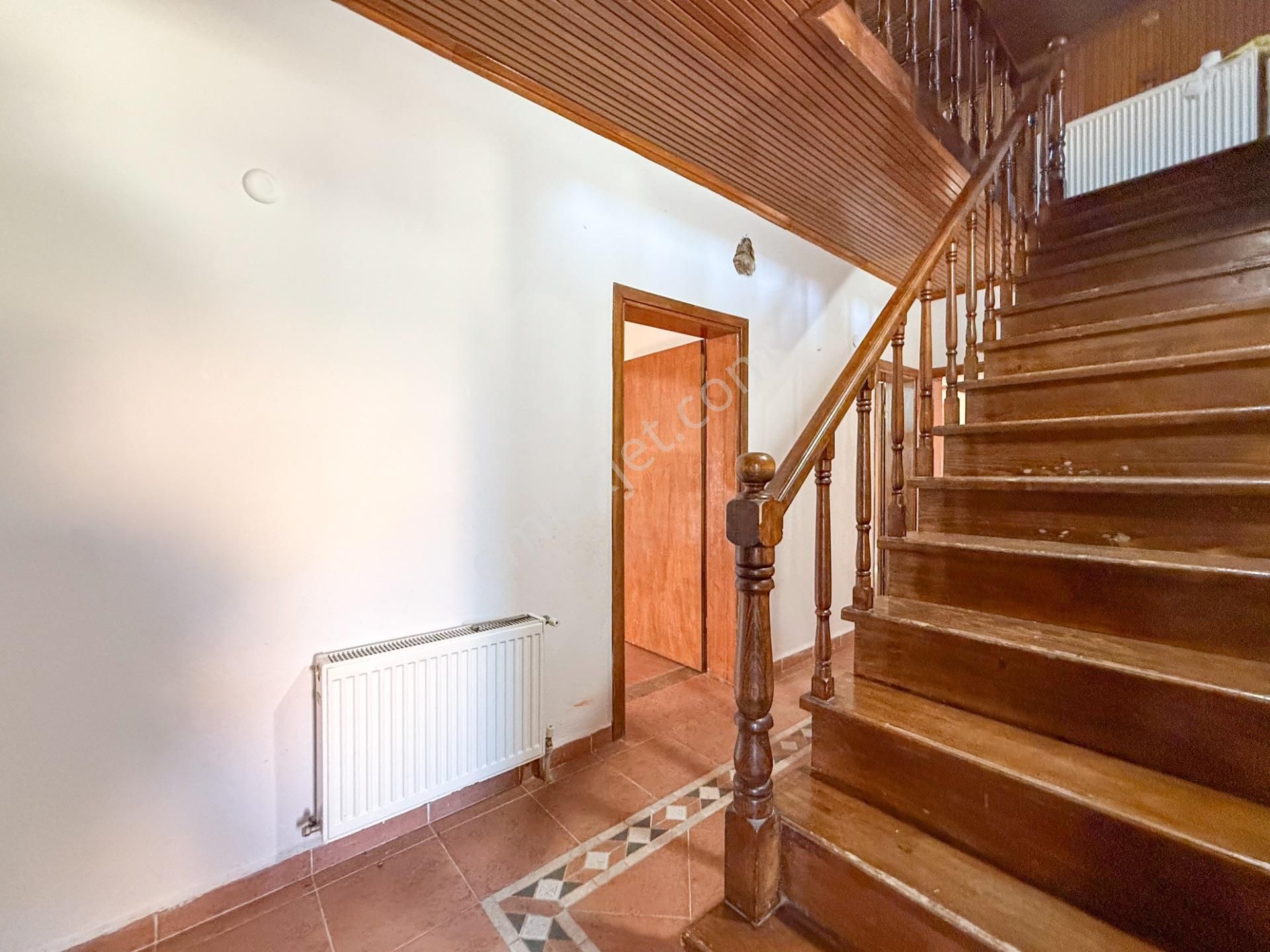 Kumbağ Merkezde Satılık 3+1 Villa Ve 300 M2 İmarlı Arsası - Görsel 8