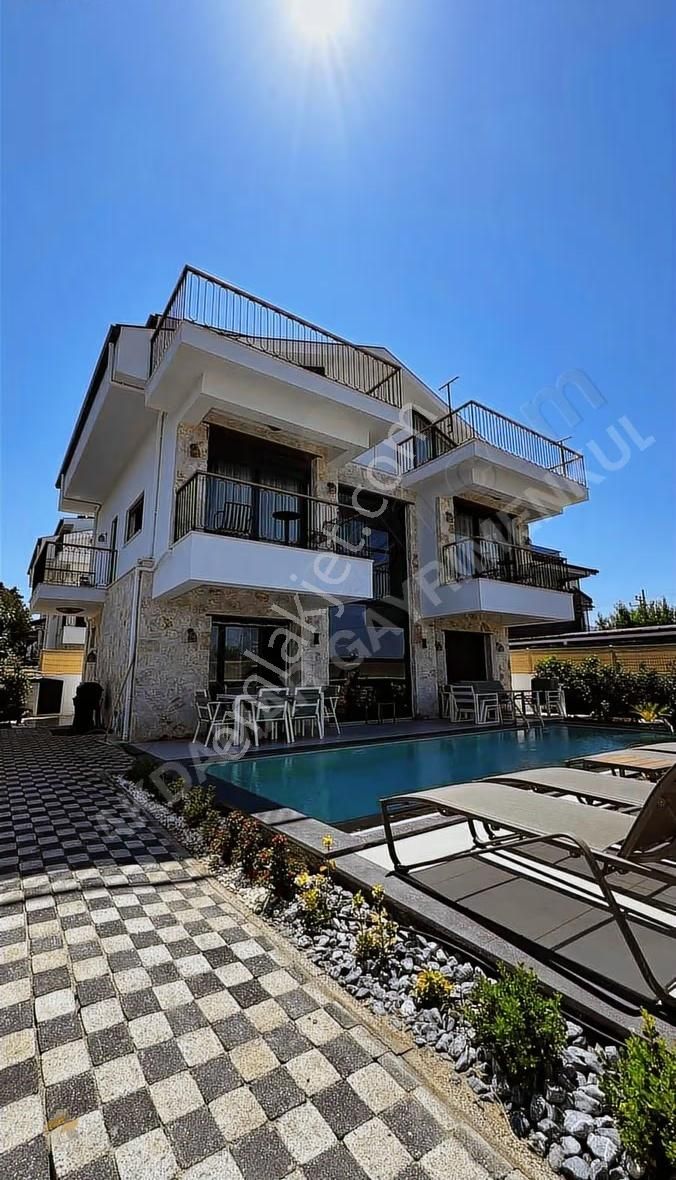 Fethiye Merkezde 4+1 Satılık Villa - Görsel 12
