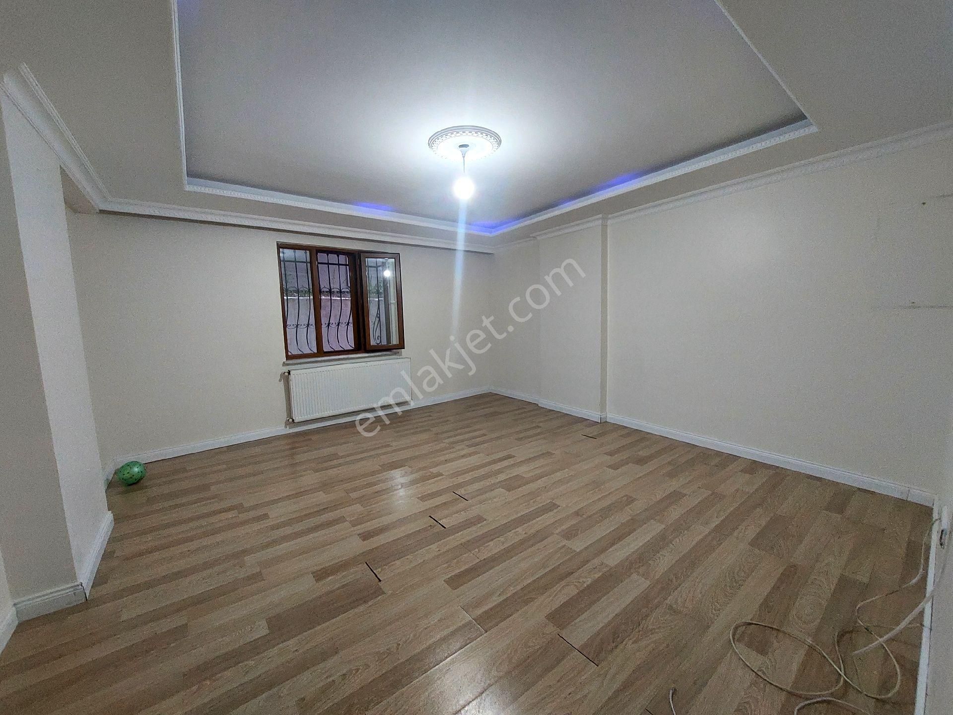 Gaziosmanpaşa Küçükköy Beşyol De Satılık Yüksek Bahçekat Kat Balkonlu 2+1 95 M2