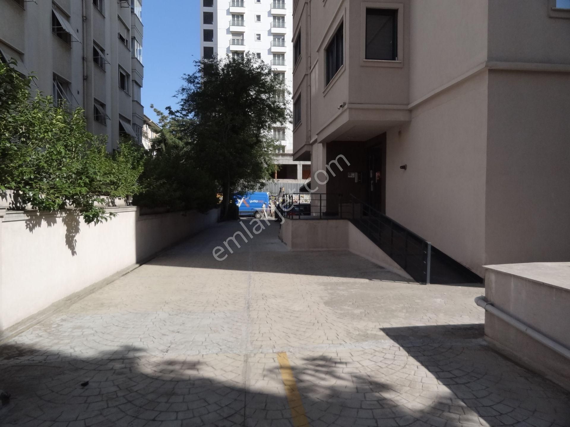 Bostancı Merkez Kombili Ebeveynli Balkonlu Sıfır Fırsat Satılık Daire 3+1,140m2 - Görsel 2
