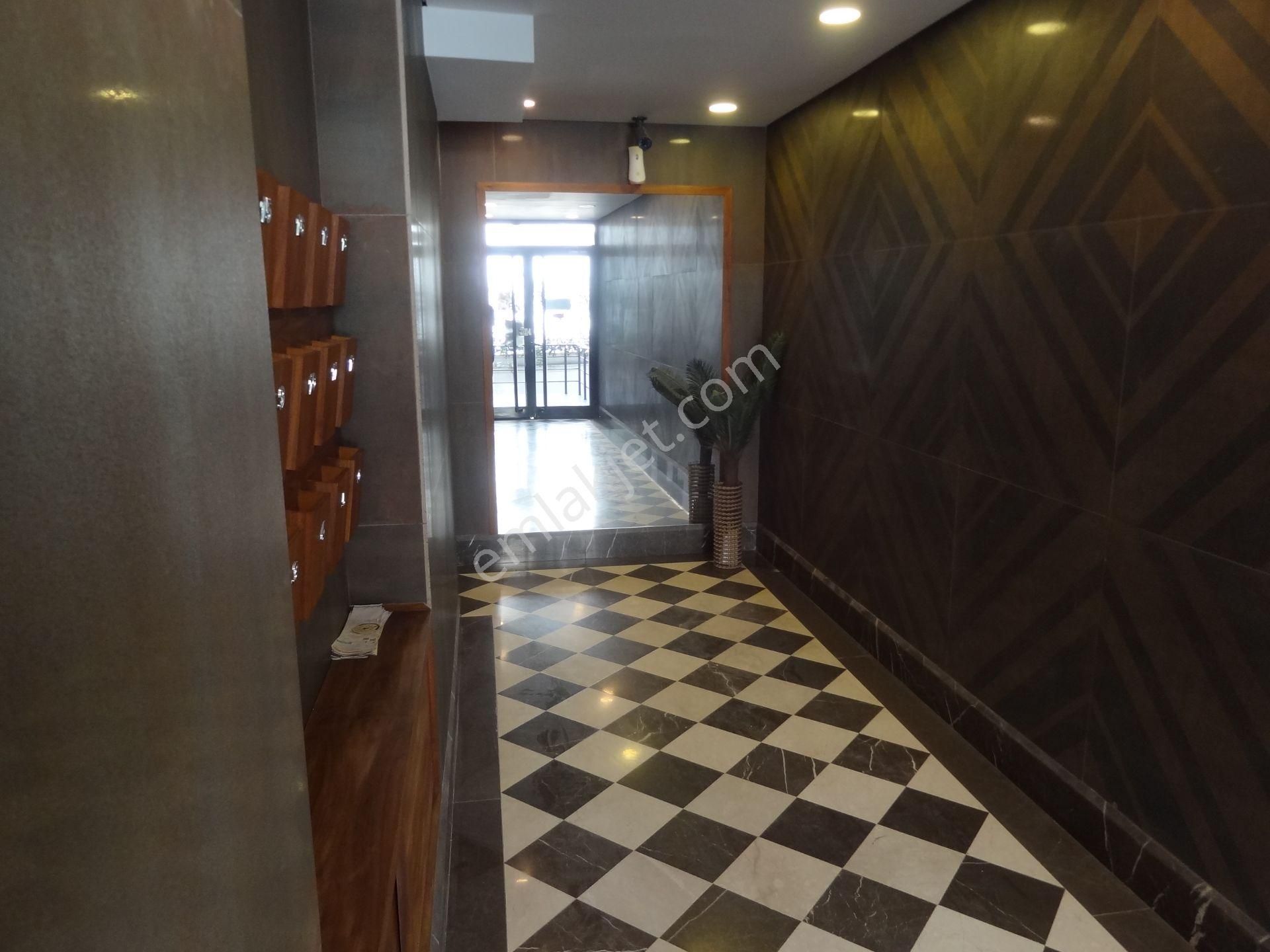 Bostancı Merkez Kombili Ebeveynli Balkonlu Sıfır Fırsat Satılık Daire 3+1,140m2 - Görsel 3