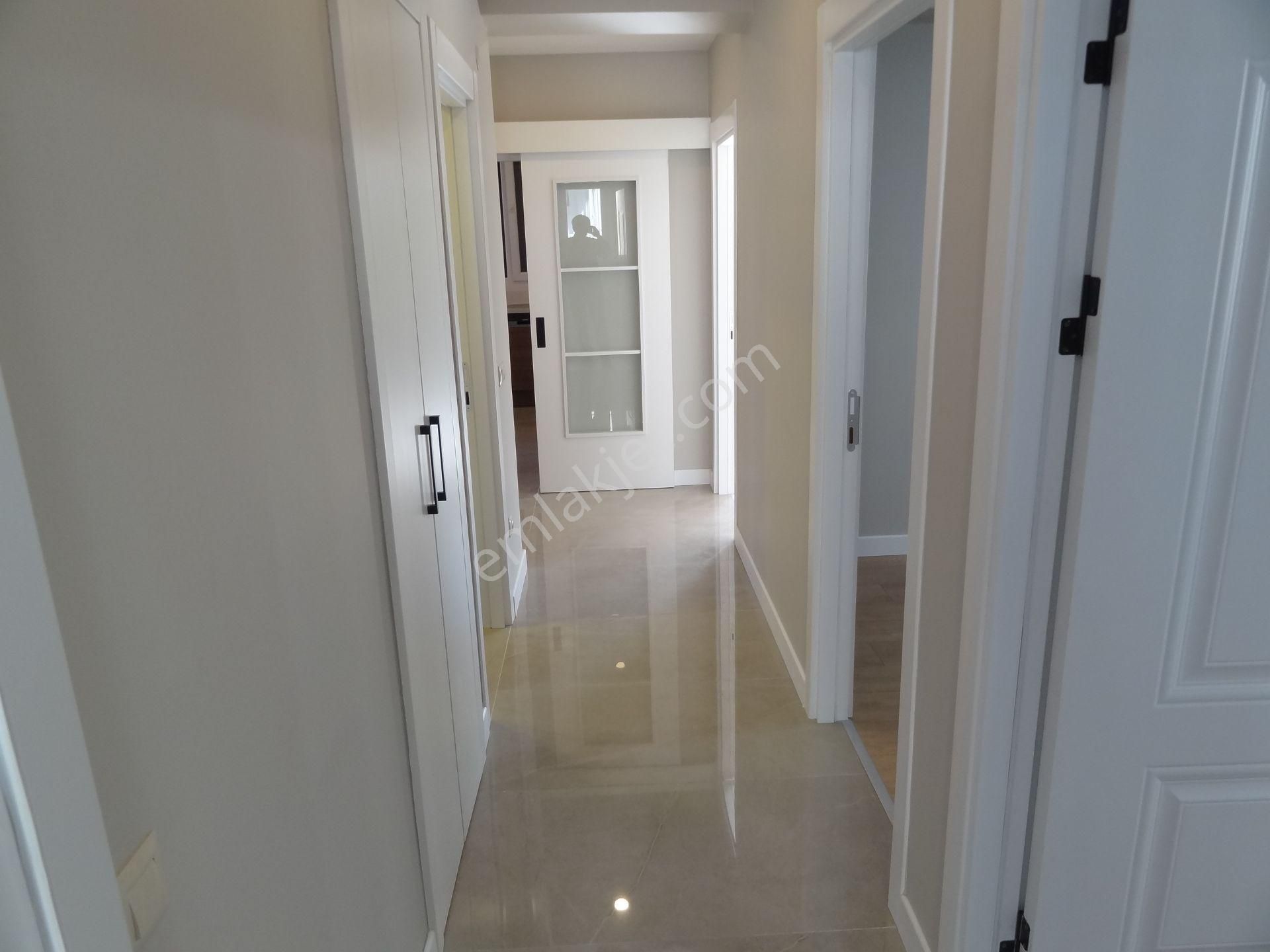 Bostancı Merkez Kombili Ebeveynli Balkonlu Sıfır Fırsat Satılık Daire 3+1,140m2 - Görsel 15