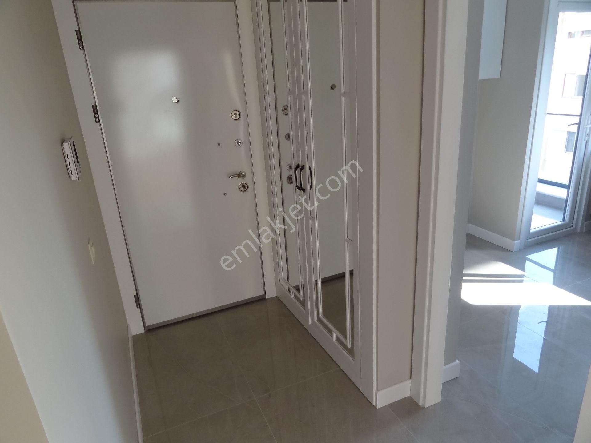 Bostancı Merkez Kombili Ebeveynli Balkonlu Sıfır Fırsat Satılık Daire 3+1,140m2 - Görsel 14