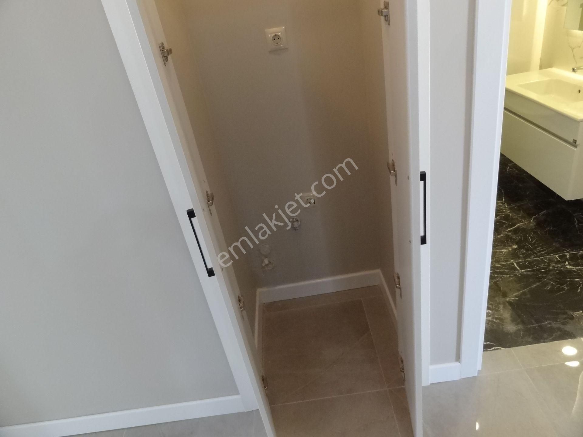 Bostancı Merkez Kombili Ebeveynli Balkonlu Sıfır Fırsat Satılık Daire 3+1,140m2 - Görsel 16