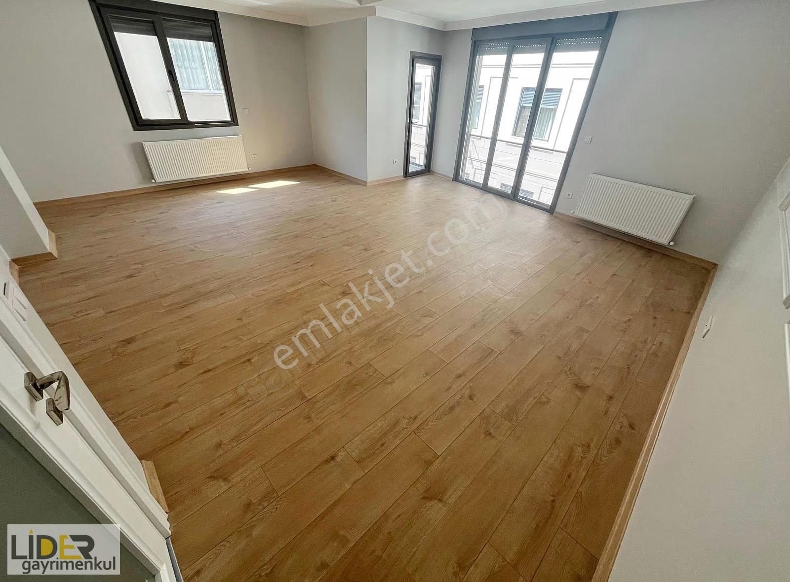 Lider'den İdealtepe Sahilde Deniz Manzaralı Geniş Lüks 3+2 Dublx