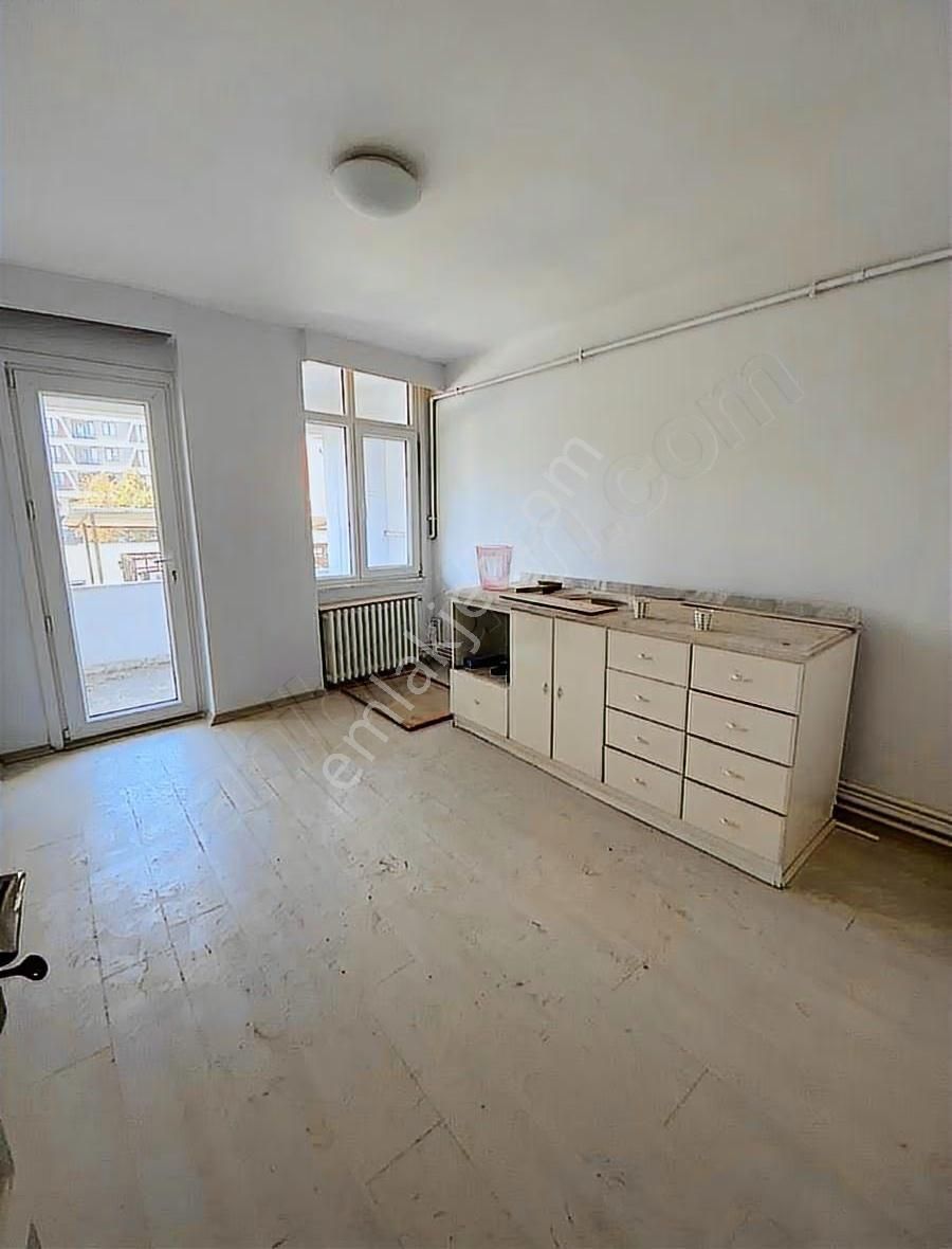 Marmara Caddesi'nde Acil Kiralık İşyeri