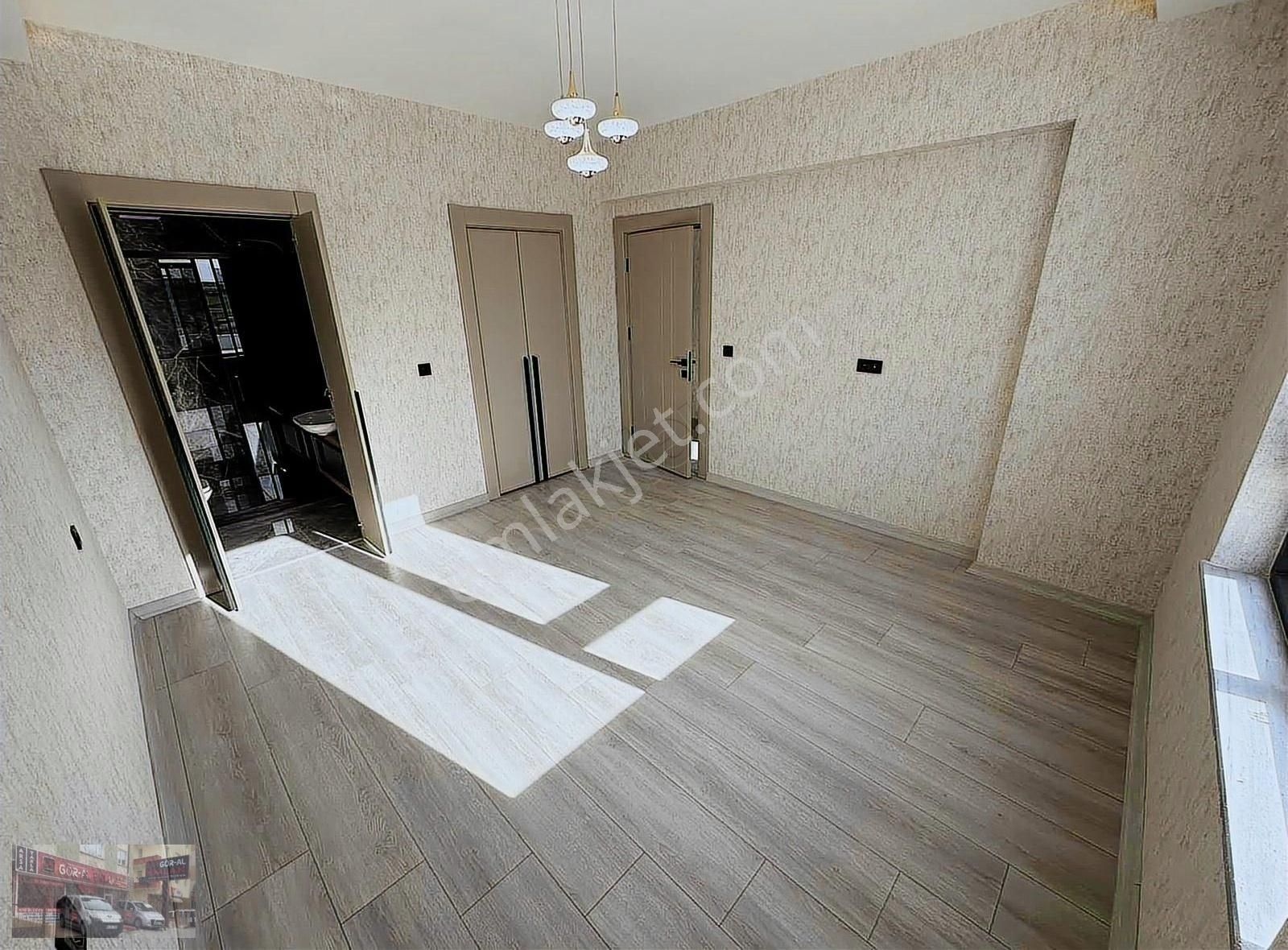 Susuzda Kapalı Otoparklı Sıfır 4+1 - Görsel 25