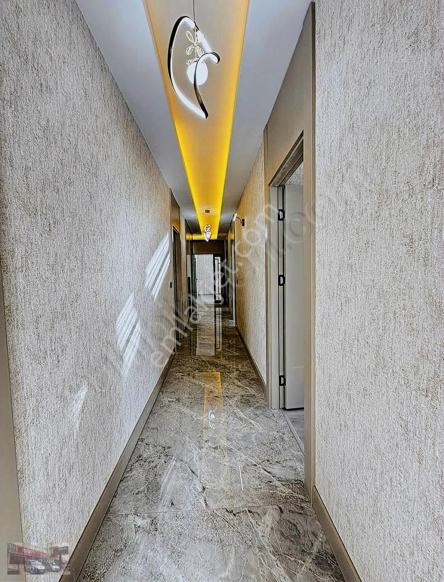 Susuzda Kapalı Otoparklı Sıfır 4+1 - Görsel 31