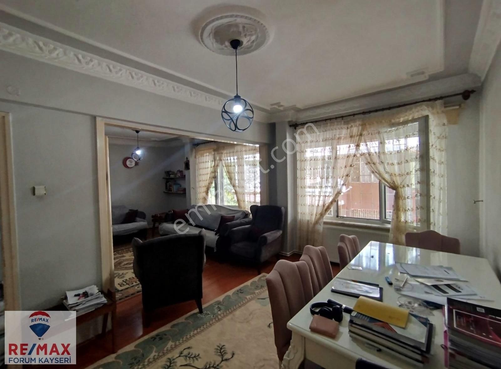 Nil Caddesinde Köşe Başı Fırsat Daire - Görsel 21