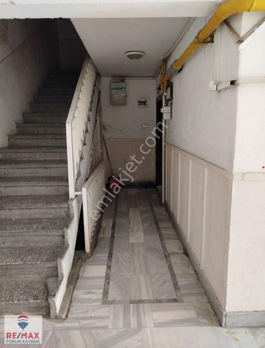 Nil Caddesinde Köşe Başı Fırsat Daire - Görsel 11