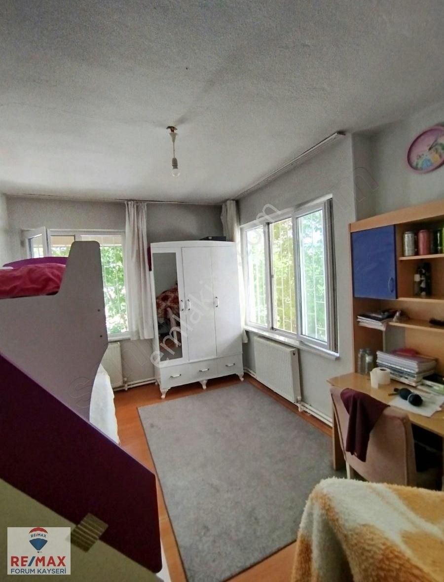 Nil Caddesinde Köşe Başı Fırsat Daire - Görsel 3