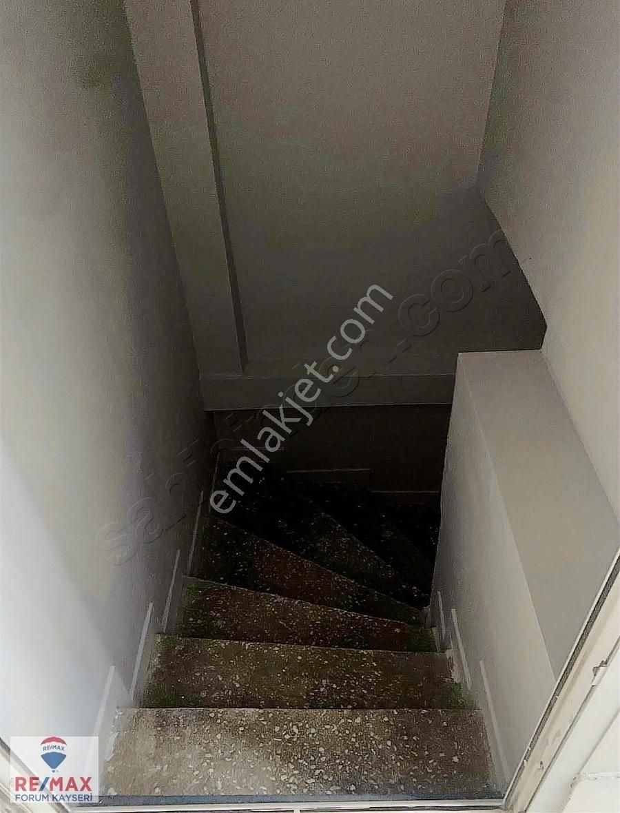 İstasyon Caddesinde İçi Yapılı Mobilyalı Bodrumlu Dükkan - Görsel 5