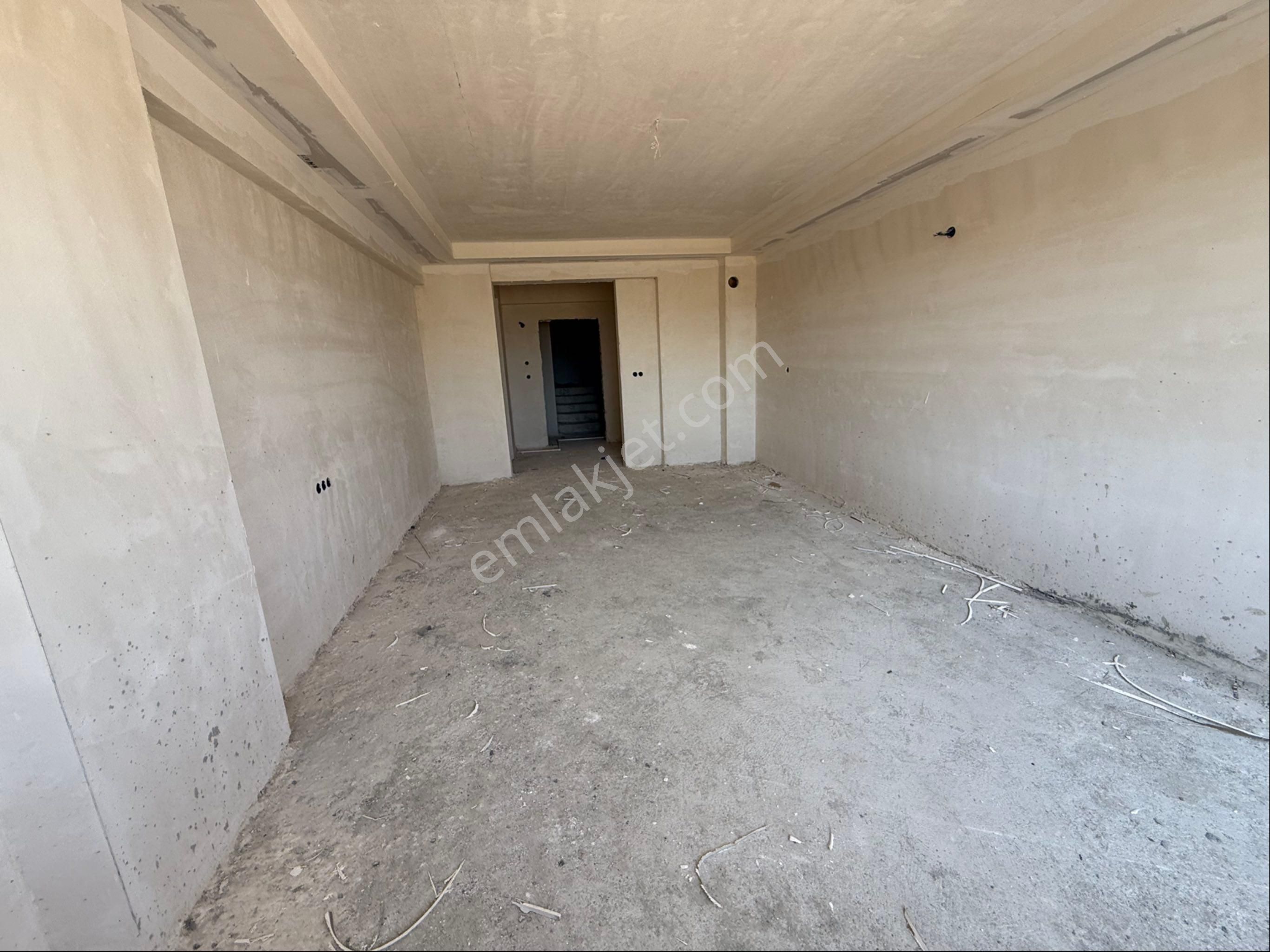 Kemalöz'de Güzel Konumda Giyotin Cam Balkonlu Kupon 3+1 Daire - Görsel 3