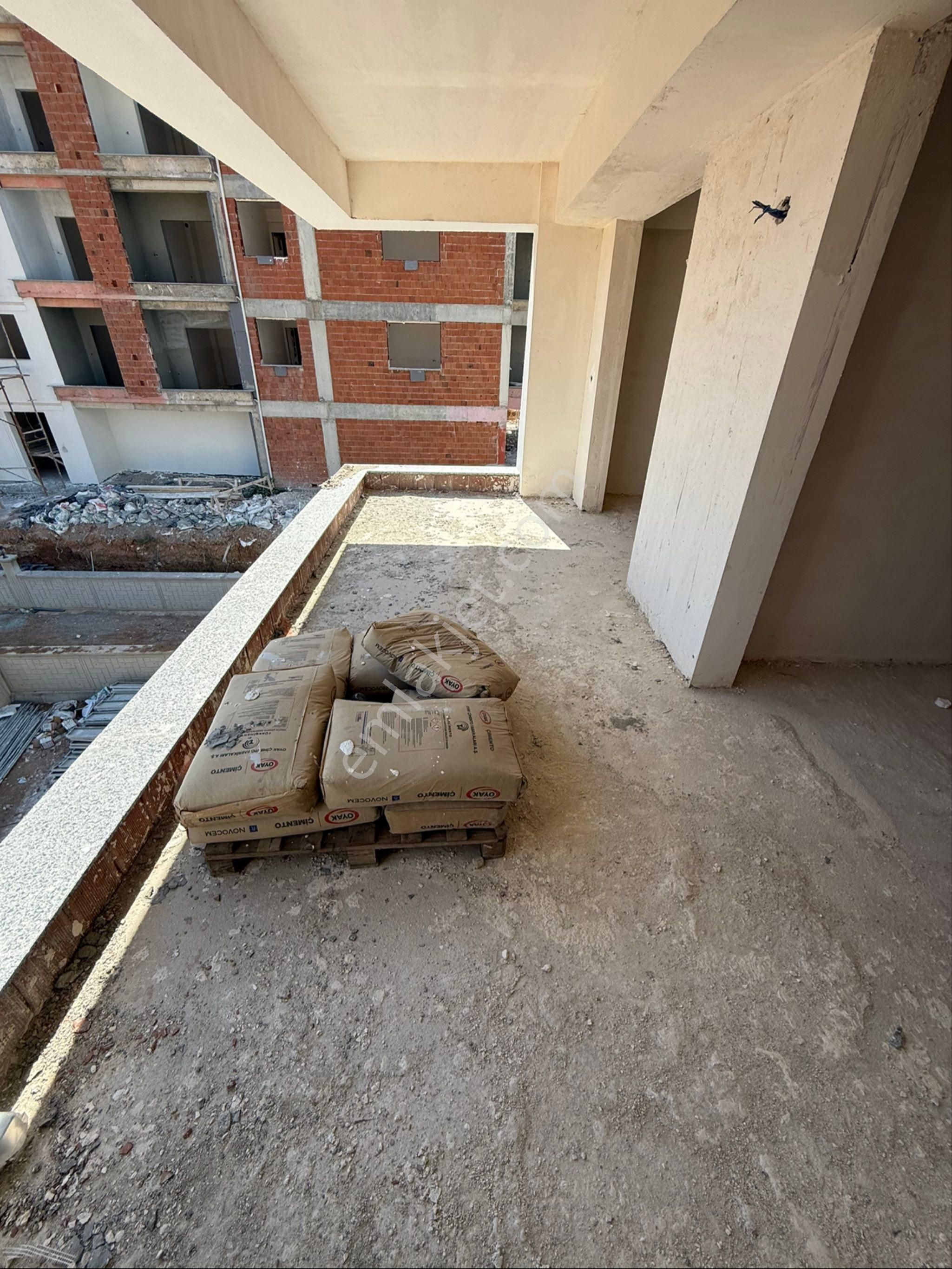 Kemalöz'de Güzel Konumda Giyotin Cam Balkonlu Kupon 3+1 Daire - Görsel 9