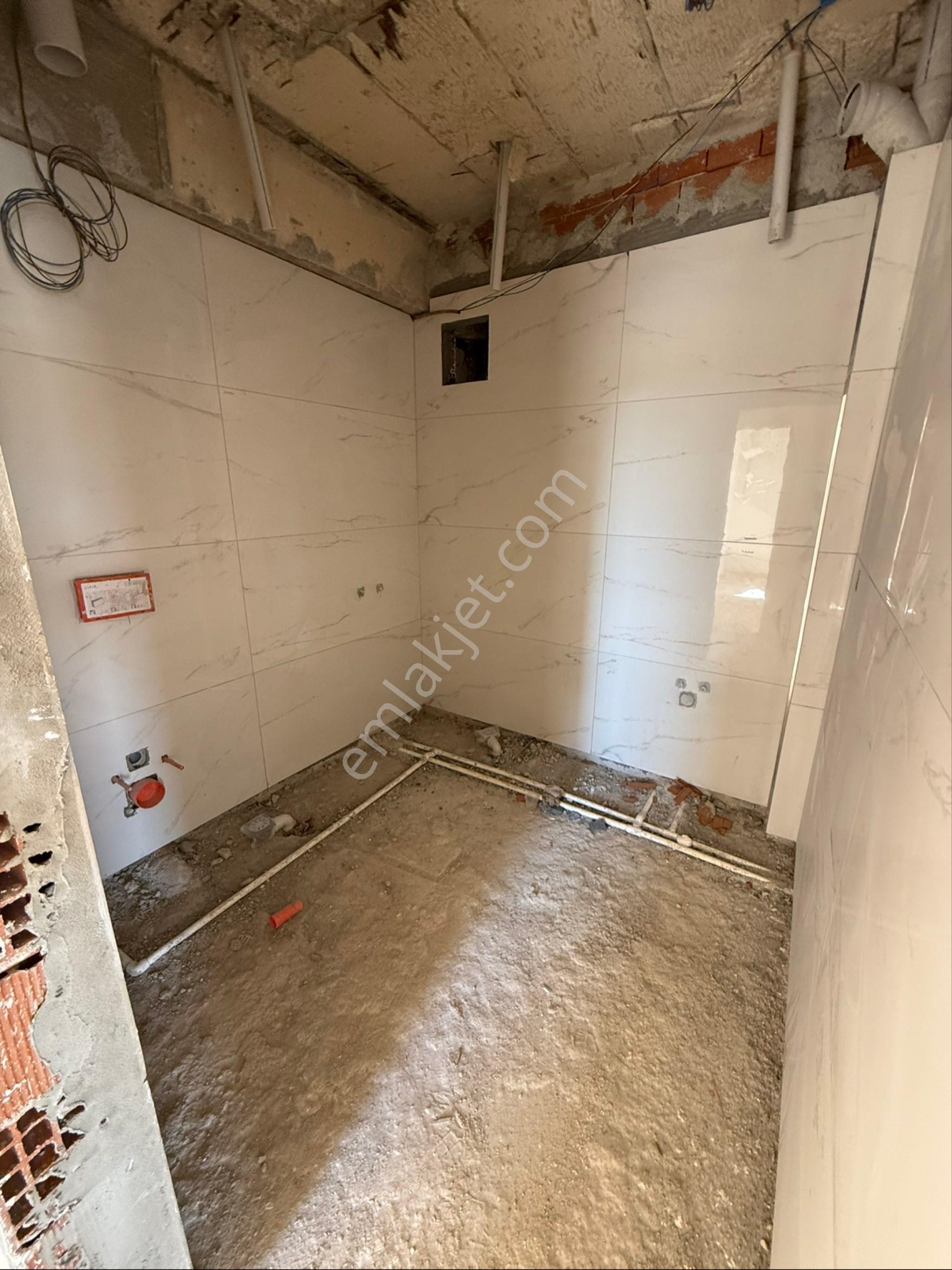 Kemalöz'de Güzel Konumda Giyotin Cam Balkonlu Kupon 3+1 Daire - Görsel 24