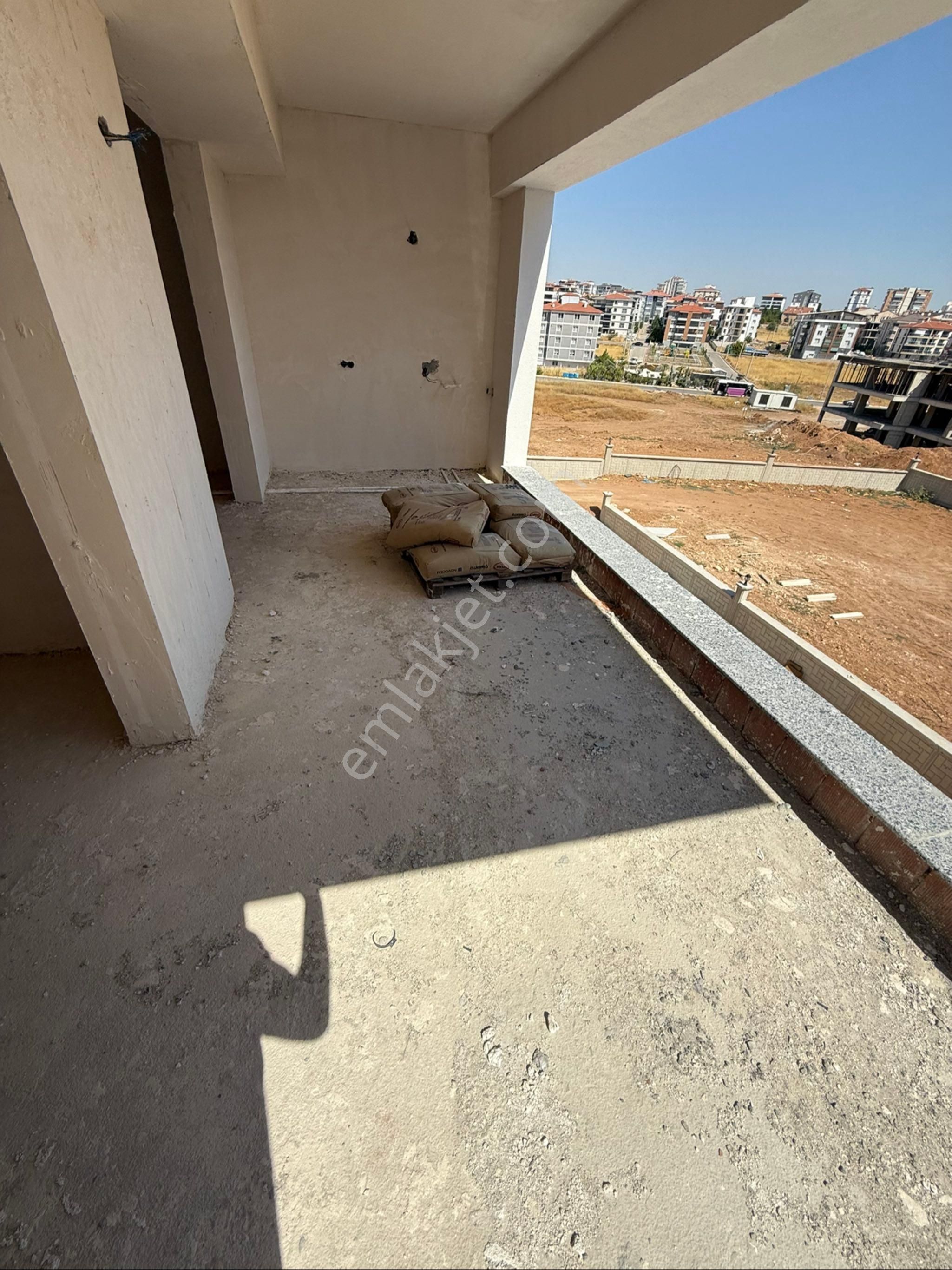 Kemalöz'de Güzel Konumda Giyotin Cam Balkonlu Kupon 3+1 Daire - Görsel 10