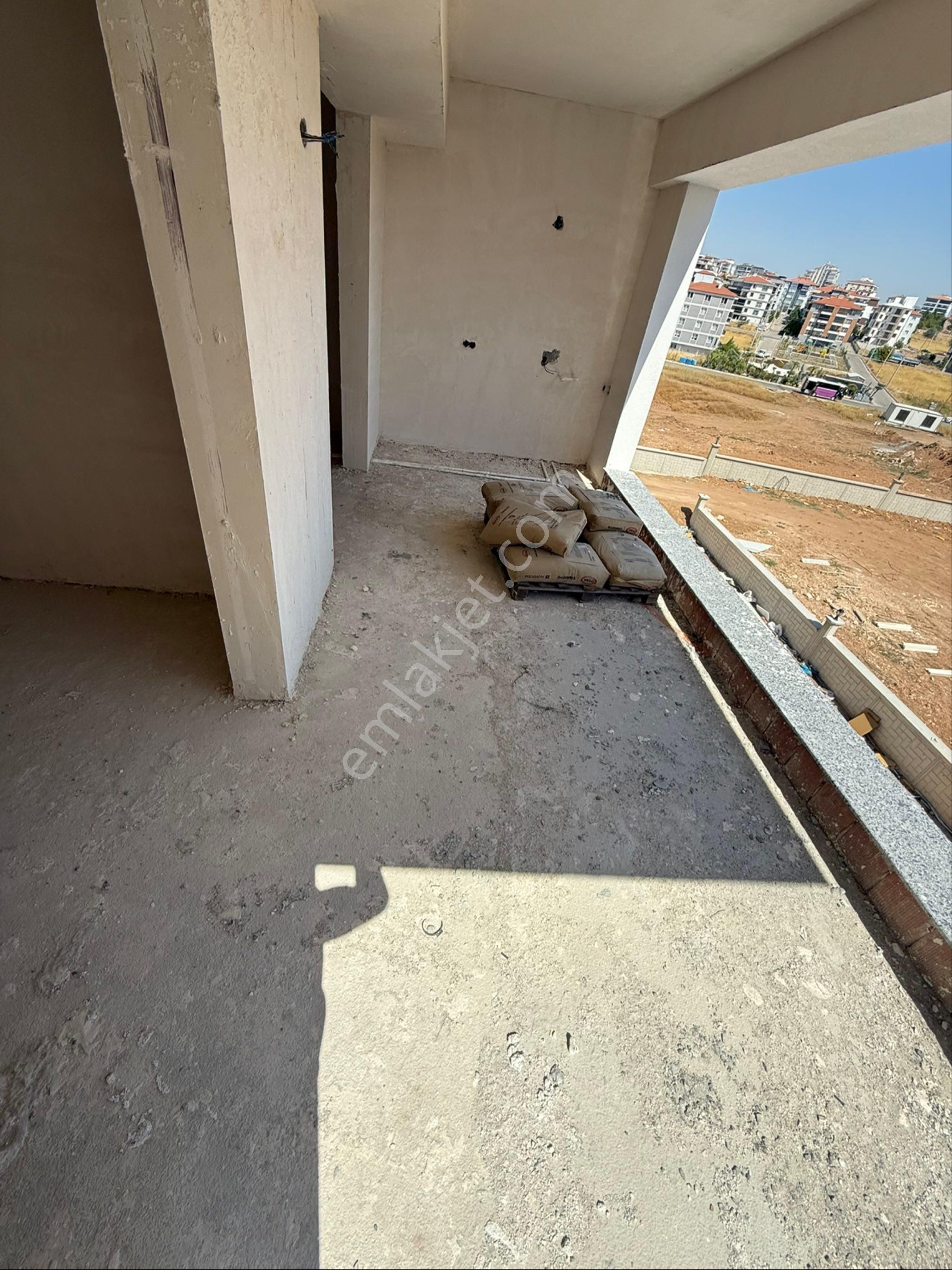 Kemalöz'de Güzel Konumda Giyotin Cam Balkonlu Kupon 3+1 Daire - Görsel 11