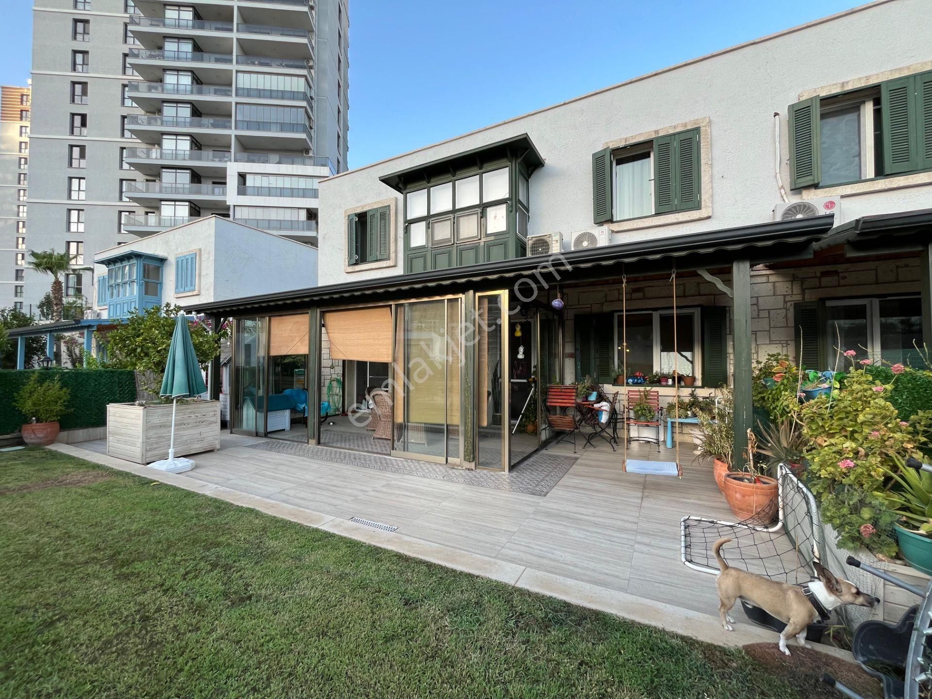 Park Yaşam Santorini Kiralık 3+1 Villa Geniş Bahçeli