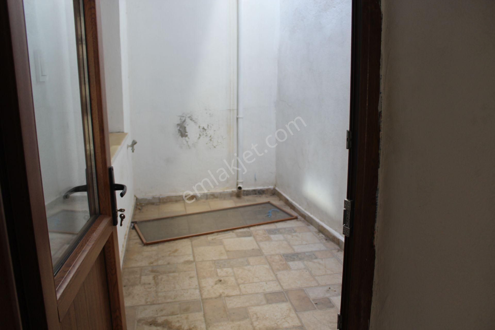 Ayvada'dan Ayvalık Merkez'de Deniz Manzaralı 2 Katlı 2+1 Taş Ru Evi - Görsel 14