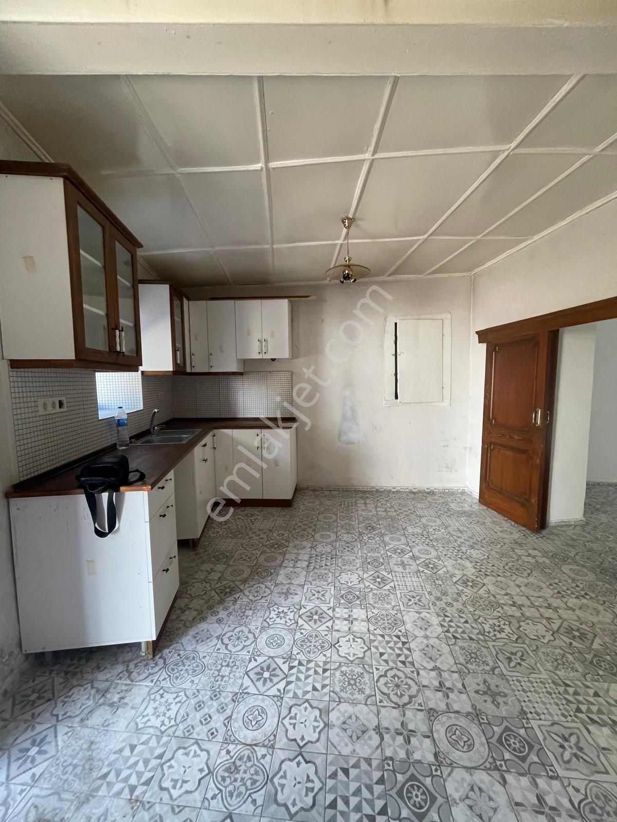 Ayvada'dan Ayvalık Merkez'de Deniz Manzaralı 2 Katlı 2+1 Taş Ru Evi - Görsel 8