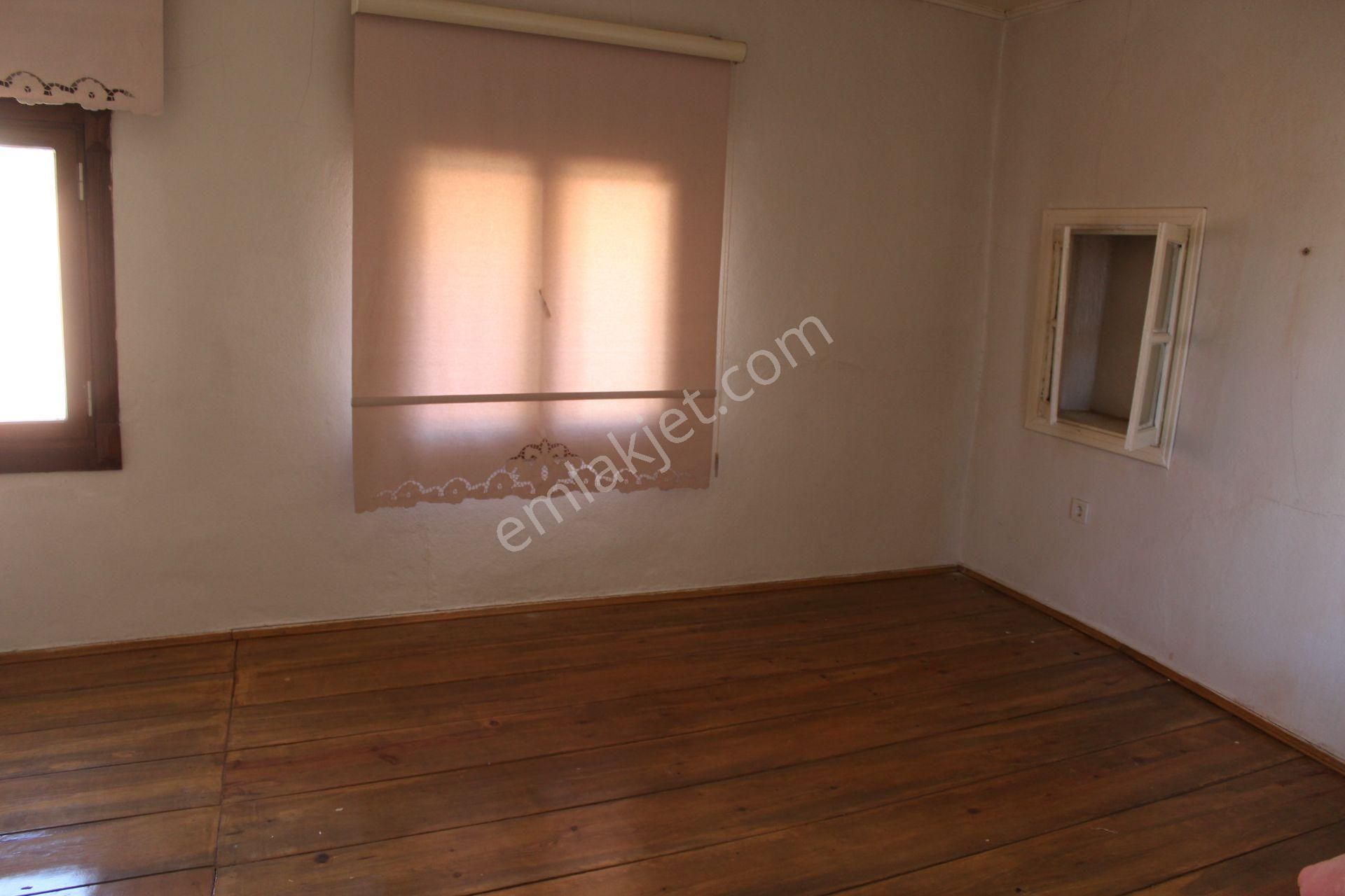 Ayvada'dan Ayvalık Merkez'de Deniz Manzaralı 2 Katlı 2+1 Taş Ru Evi - Görsel 18