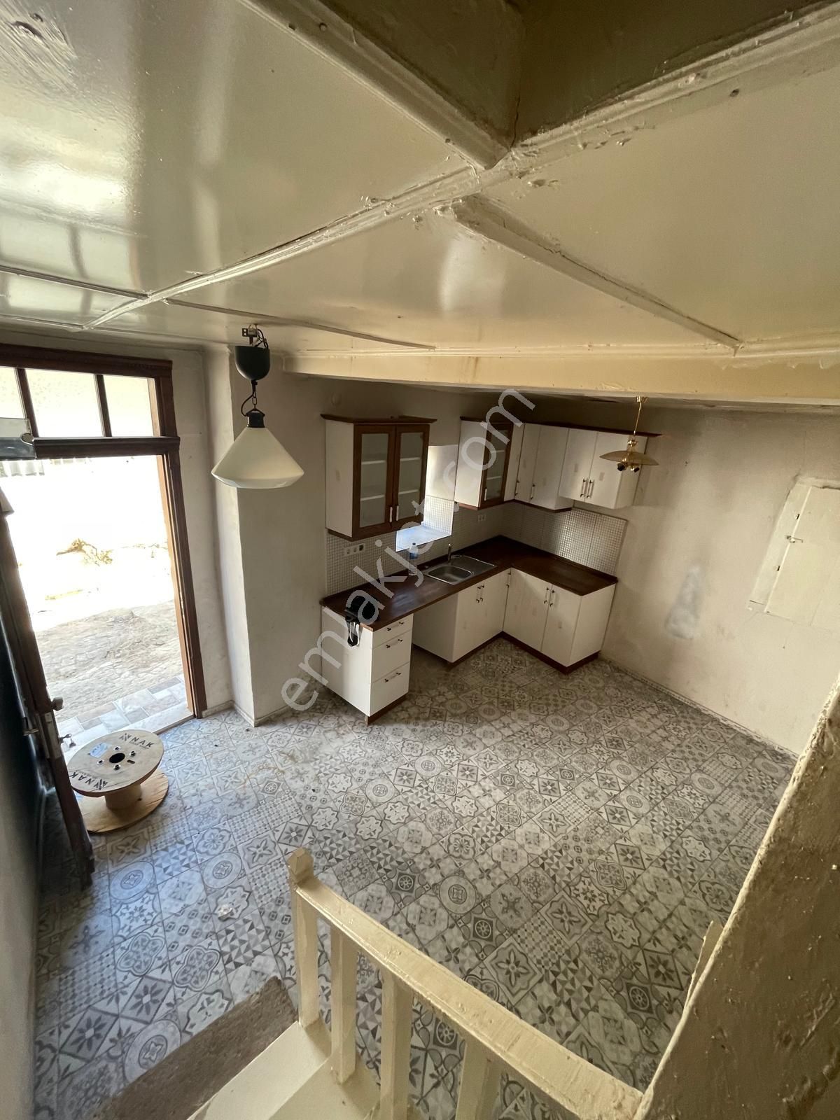 Ayvada'dan Ayvalık Merkez'de Deniz Manzaralı 2 Katlı 2+1 Taş Ru Evi - Görsel 15