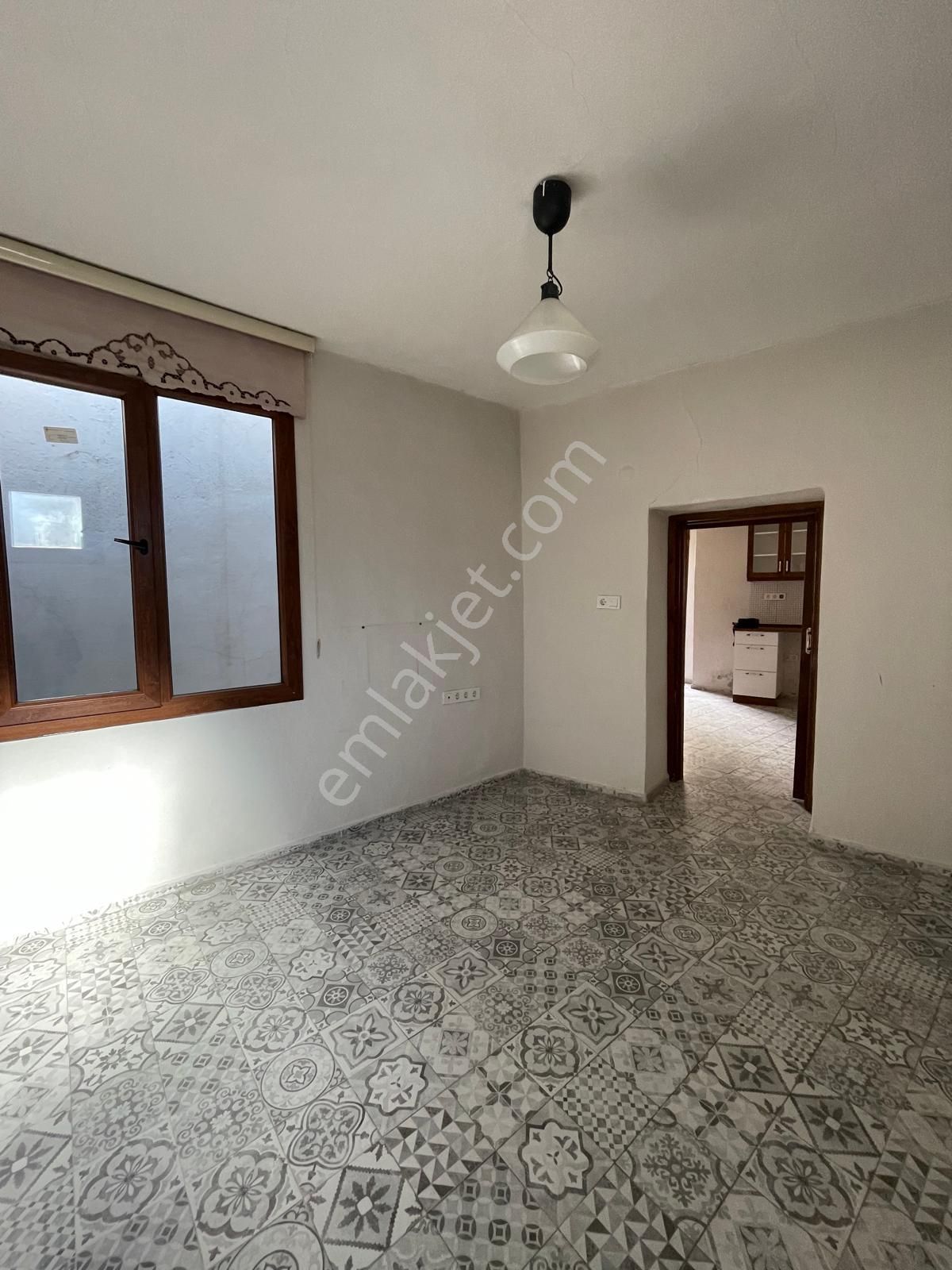 Ayvada'dan Ayvalık Merkez'de Deniz Manzaralı 2 Katlı 2+1 Taş Ru Evi - Görsel 13