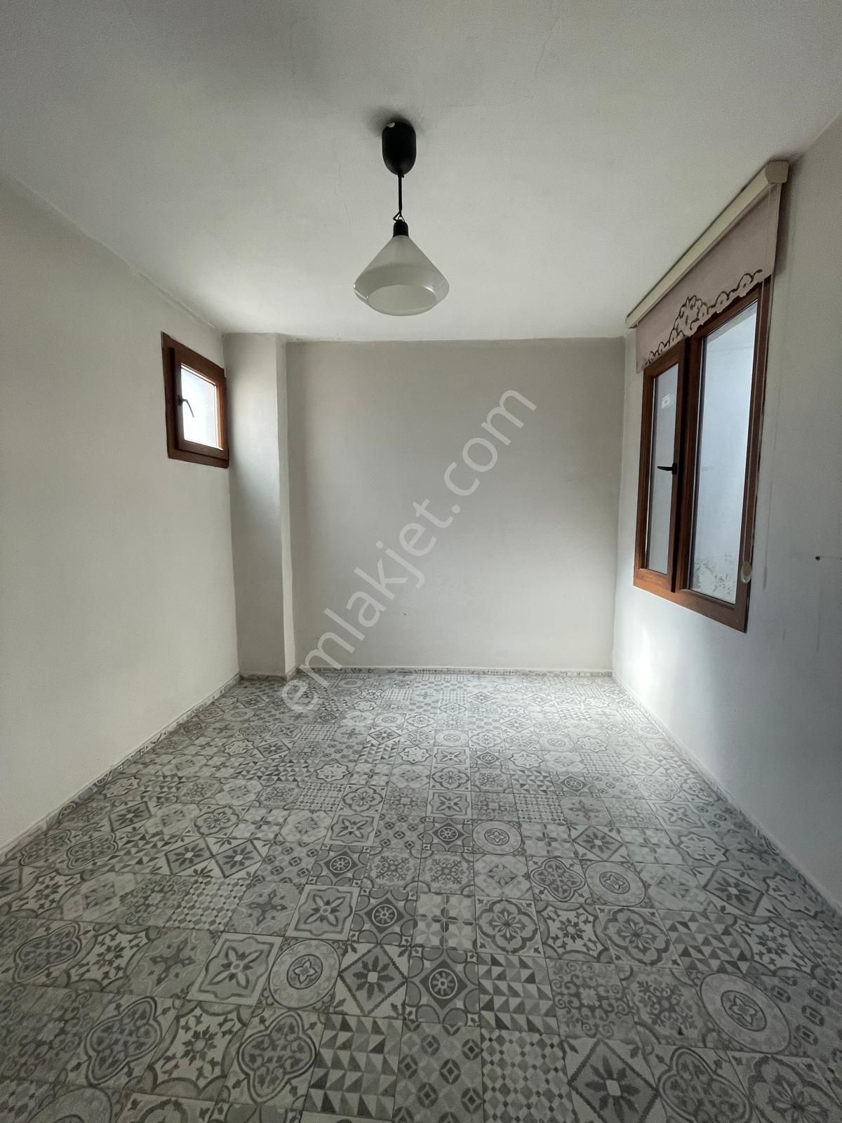 Ayvada'dan Ayvalık Merkez'de Deniz Manzaralı 2 Katlı 2+1 Taş Ru Evi - Görsel 11