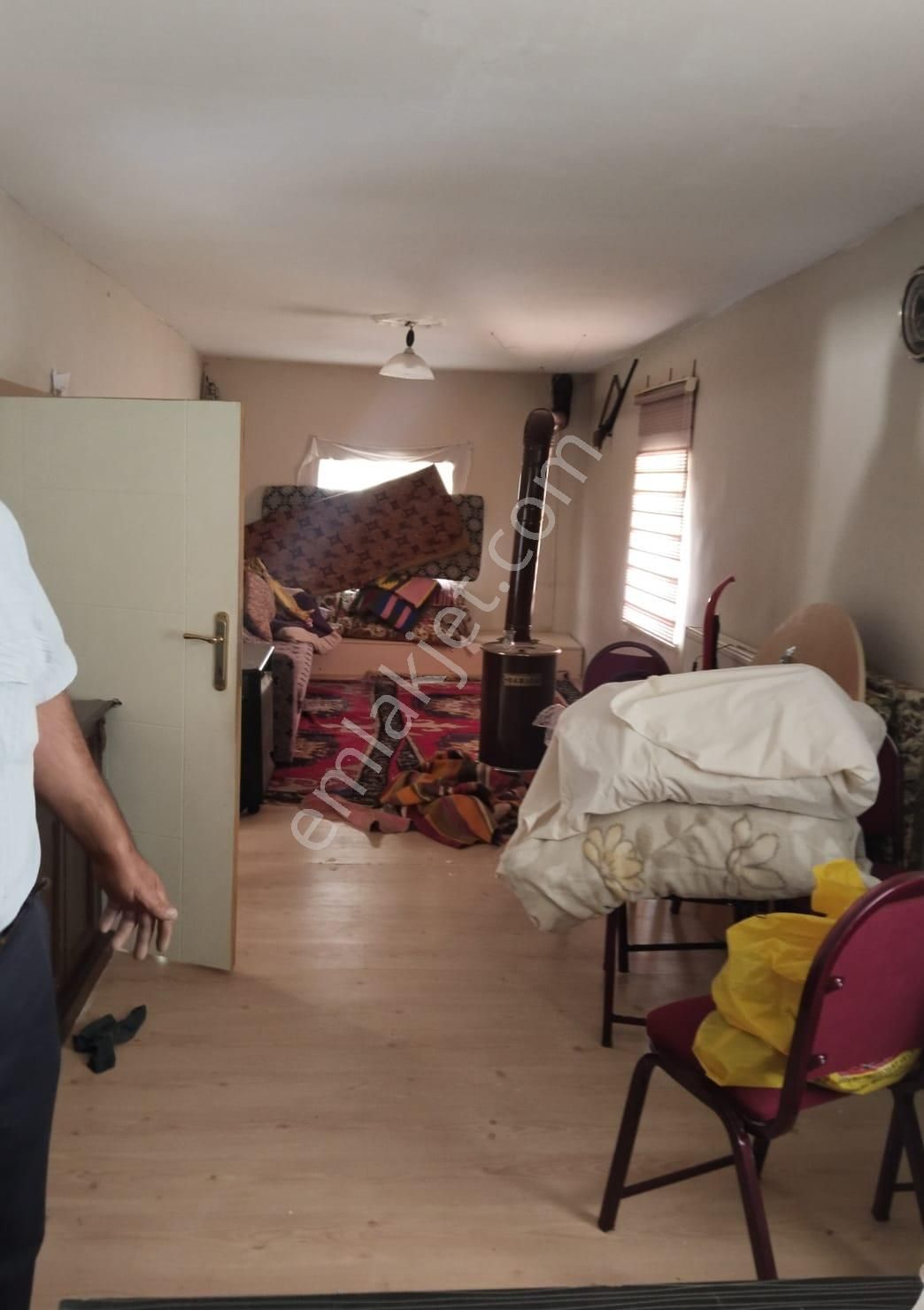 Yücel Emlaktan Karaman Kisecik Köyünde Satılık Ev Ambar Ve Arsası - Görsel 2