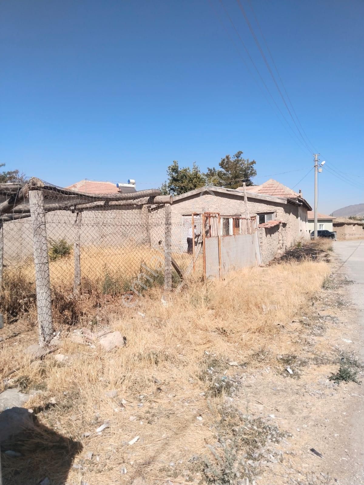 Yücel Emlaktan Karaman Kisecik Köyünde Satılık Ev Ambar Ve Arsası - Görsel 10